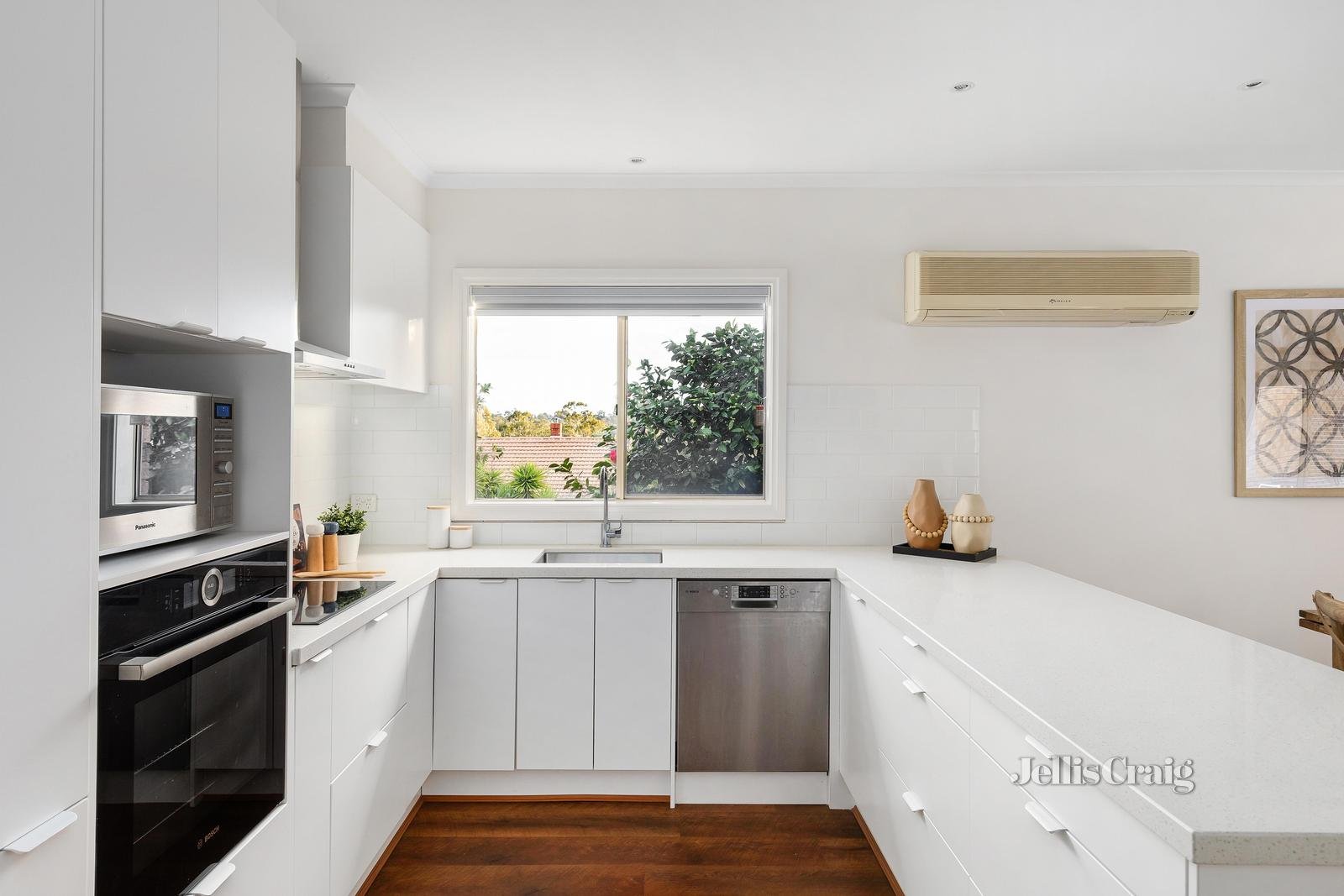 3/31 Williams Road, Briar Hill image 2