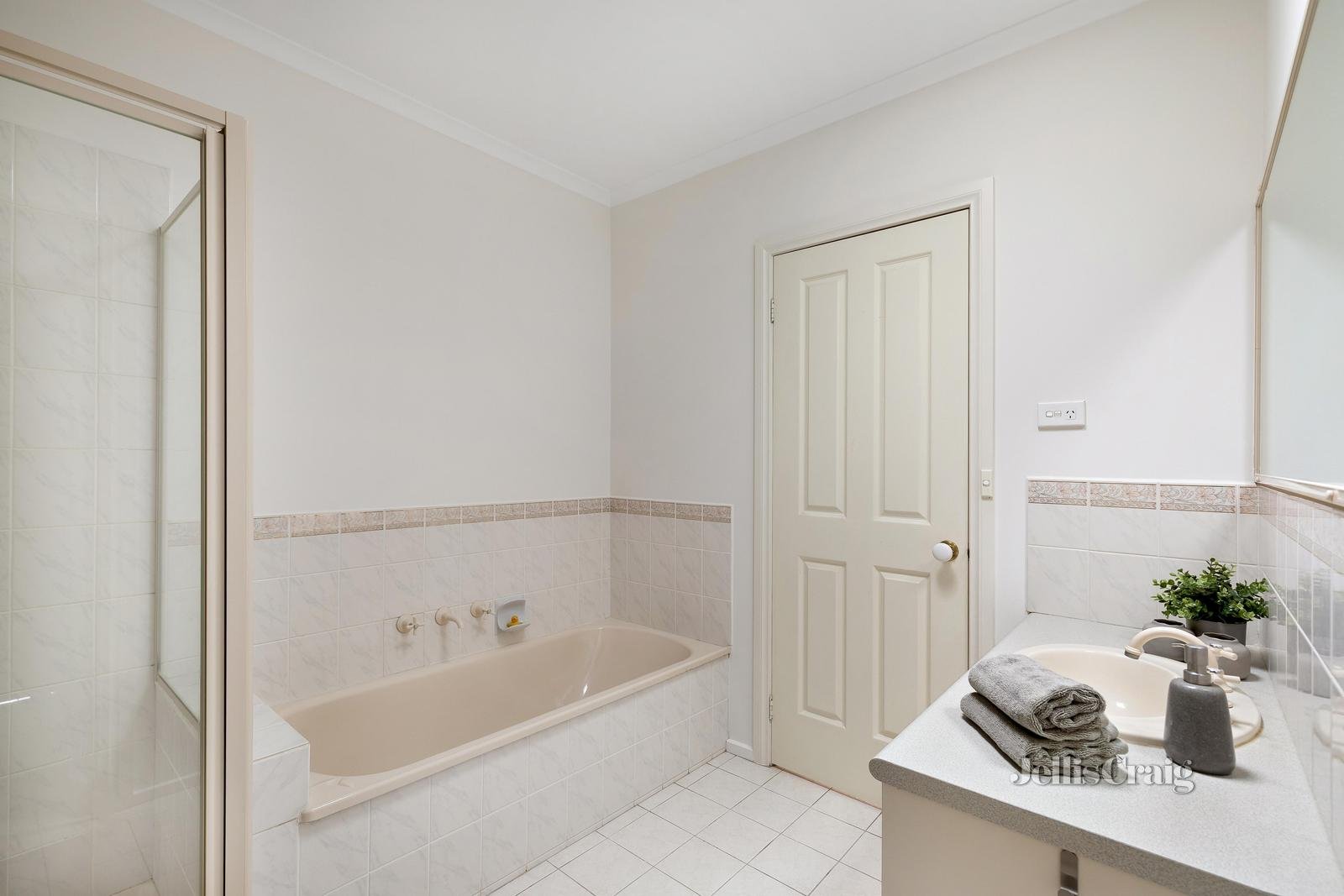 3/31 Williams Road, Briar Hill image 8