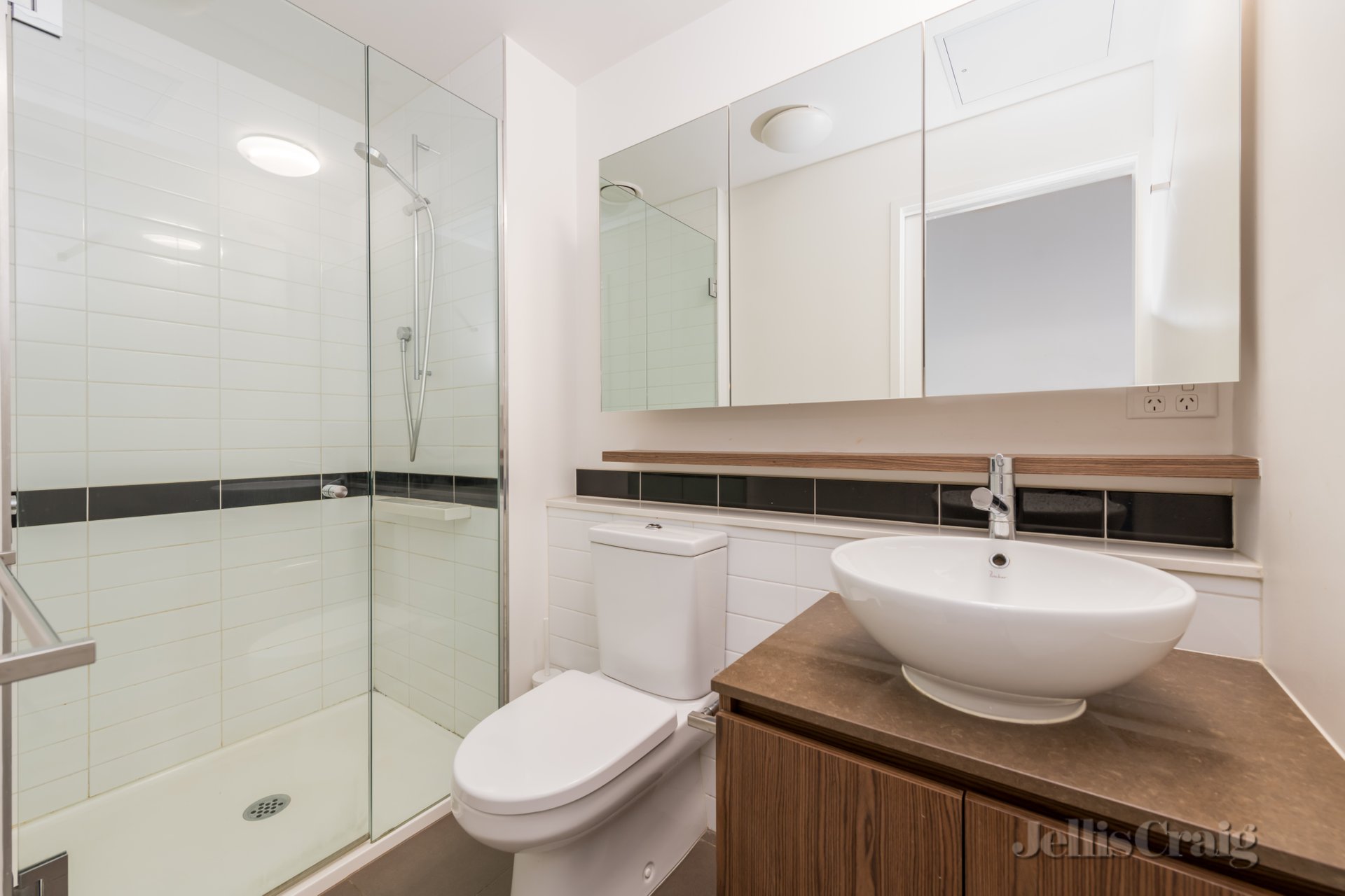 3316/350 William Street, Melbourne image 2