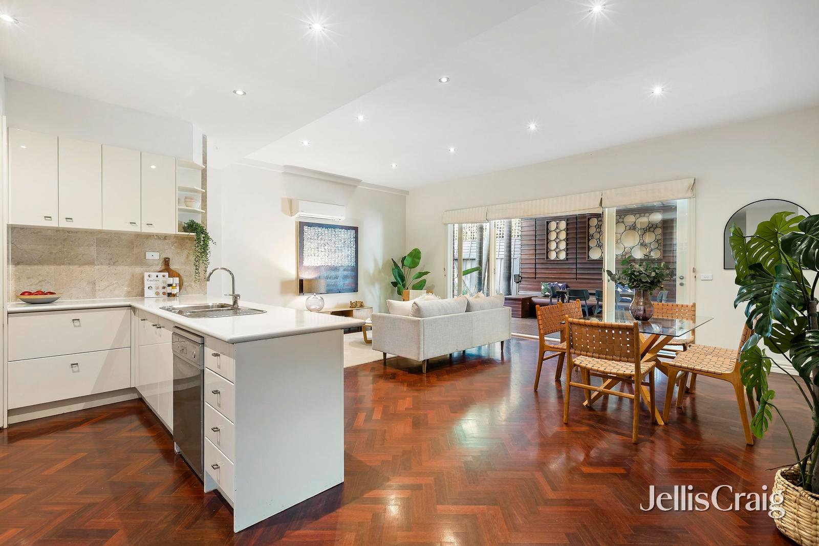 3/319 Barkly Street, Elwood image 1