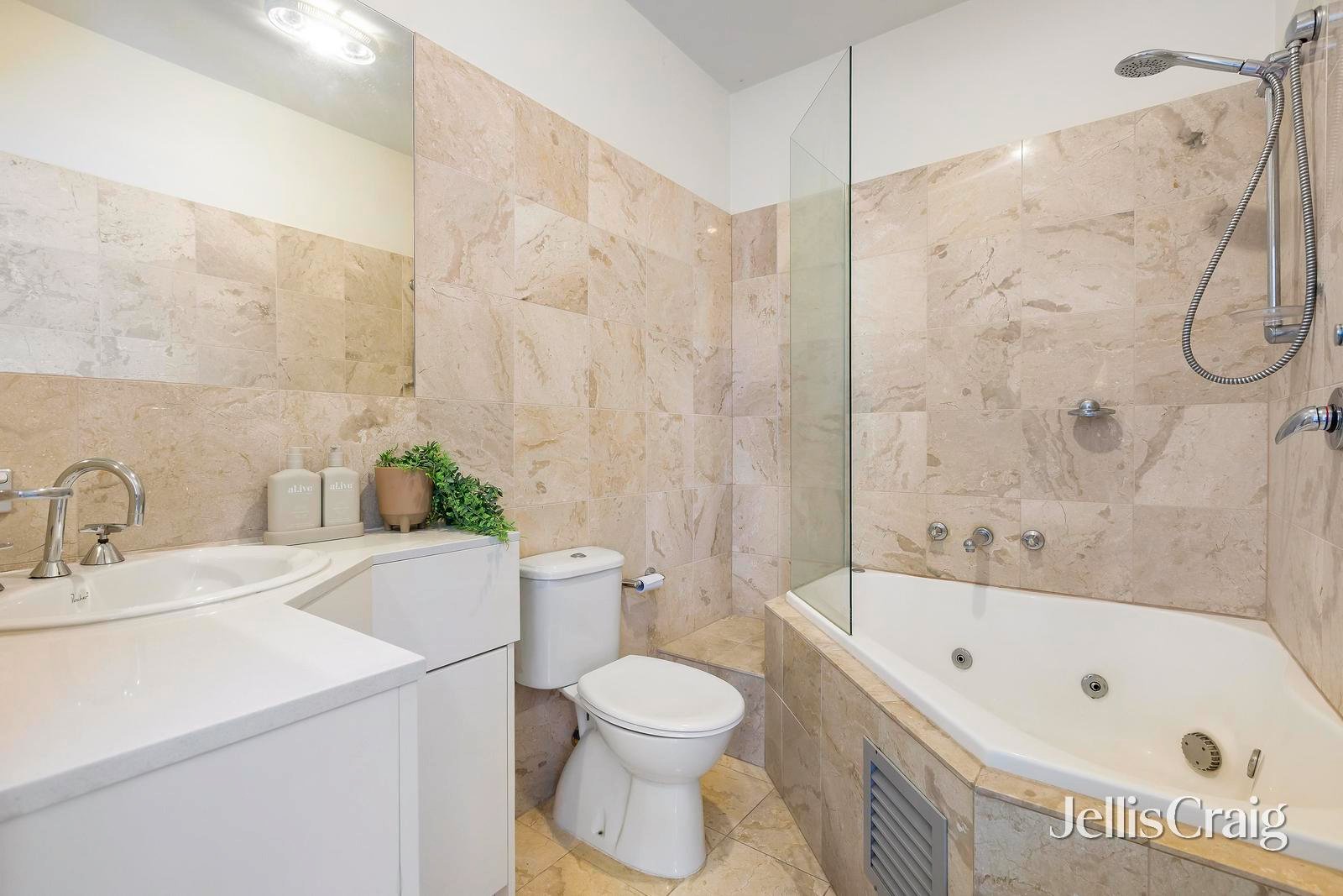 3/319 Barkly Street, Elwood image 11