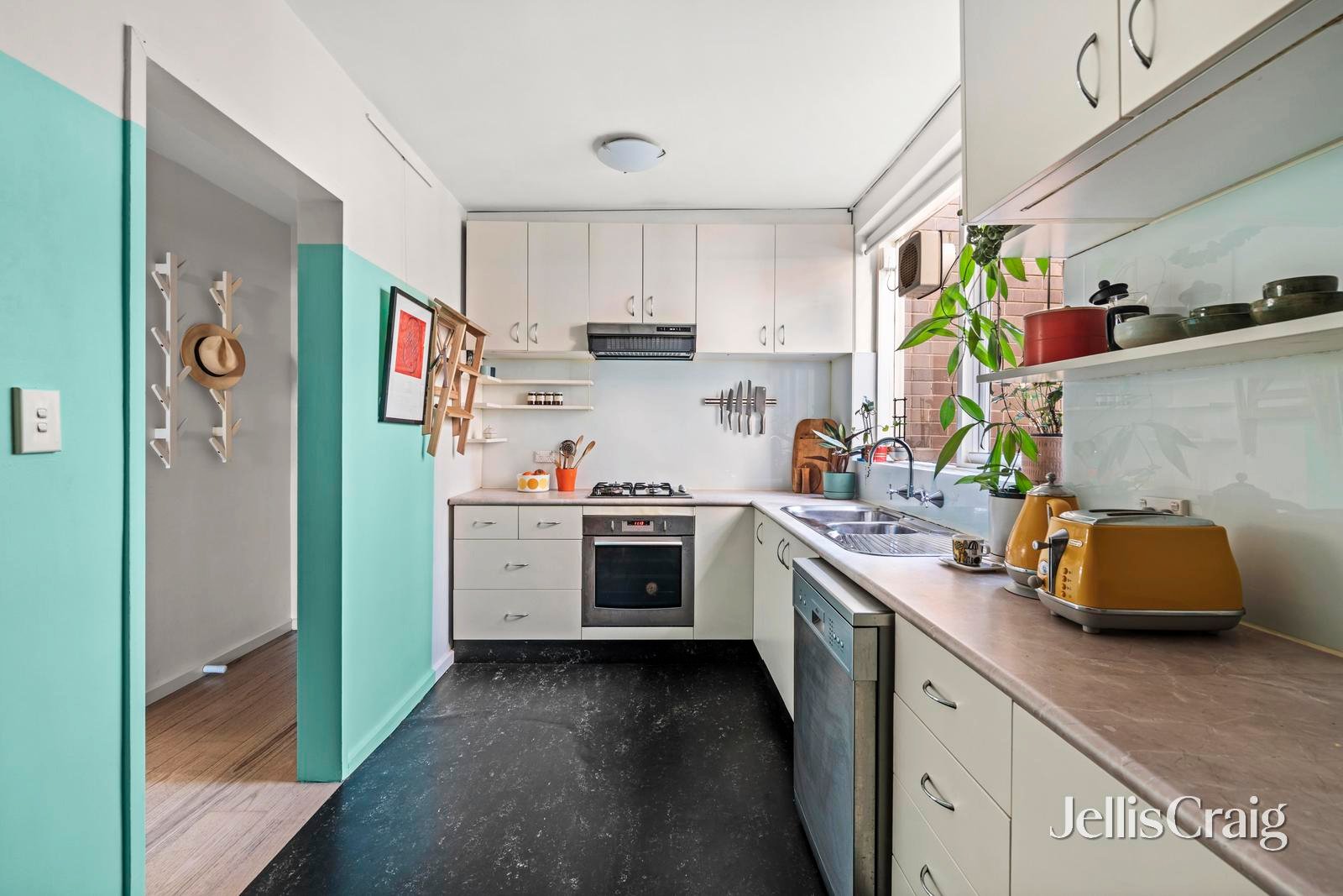 33/2 Centennial Avenue, Brunswick&nbsp;West image 2