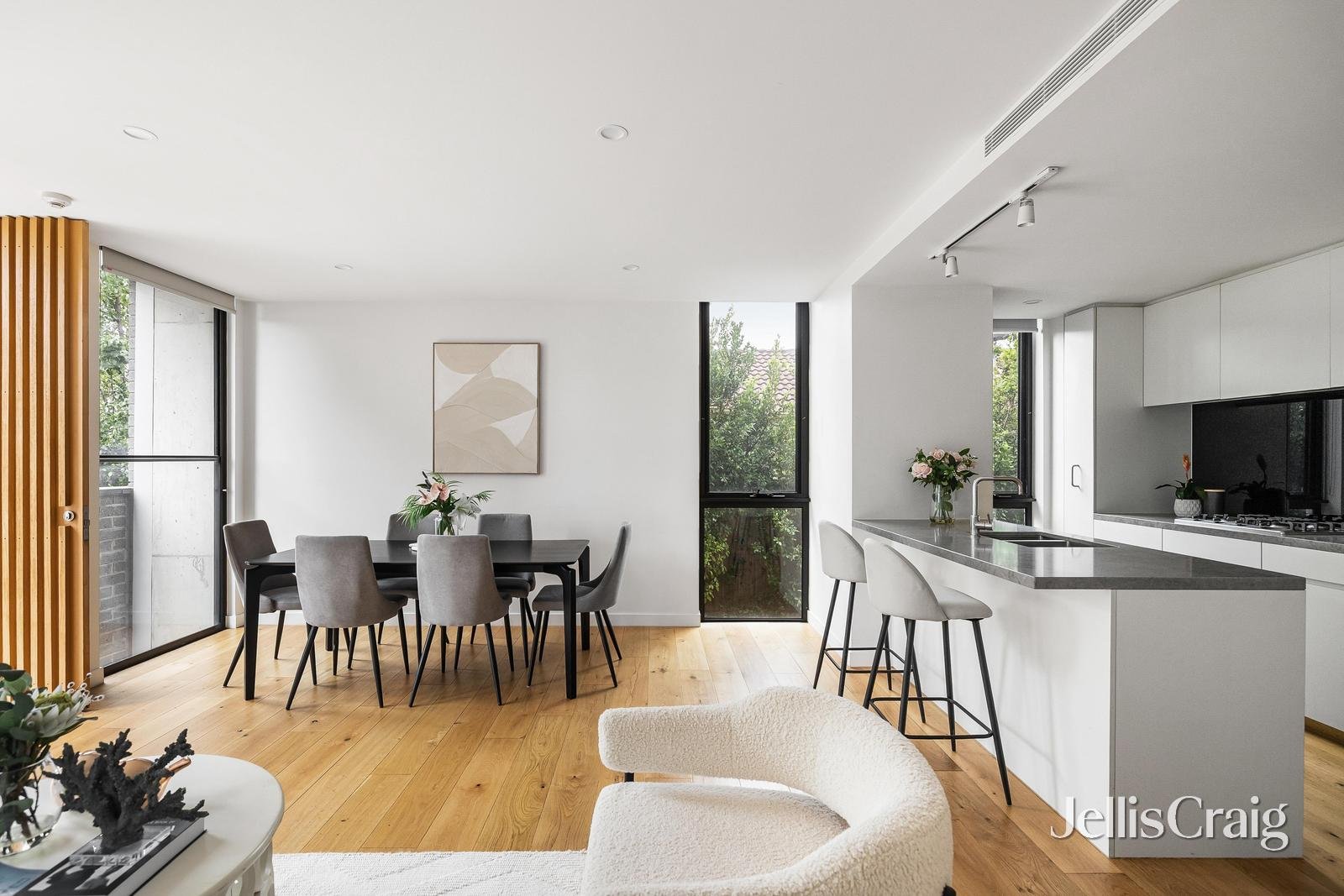 3/32 Prince Edward Avenue, Mckinnon image 4