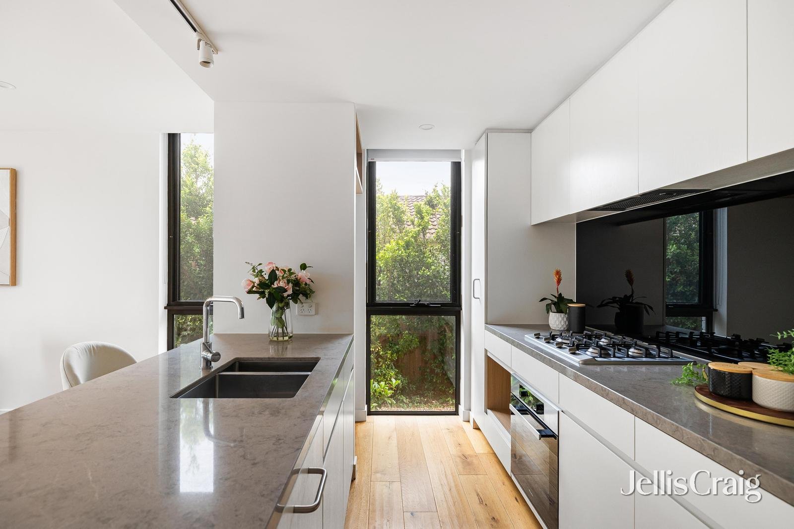 3/32 Prince Edward Avenue, Mckinnon image 6