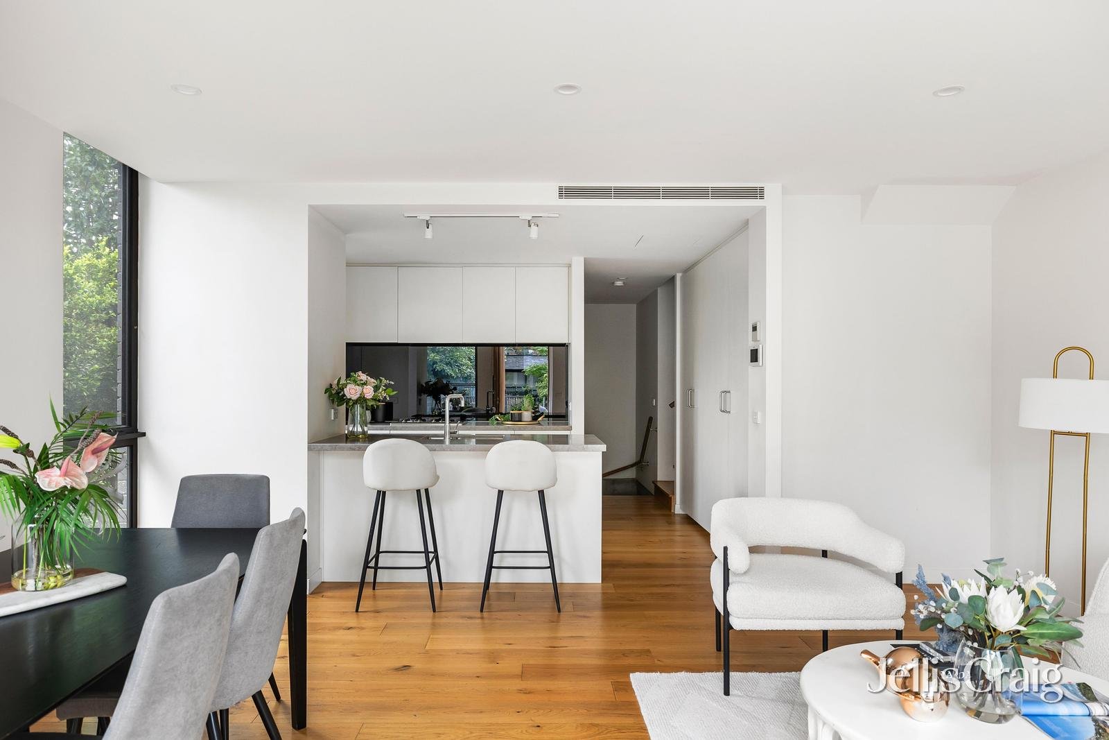 3/32 Prince Edward Avenue, Mckinnon image 7