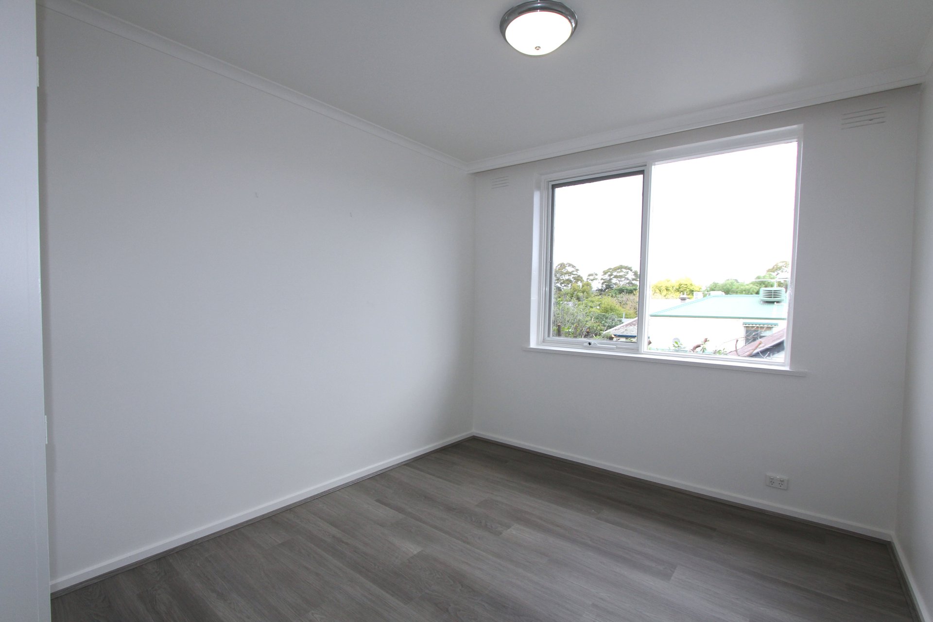 Property Gallery Thumbnail 4