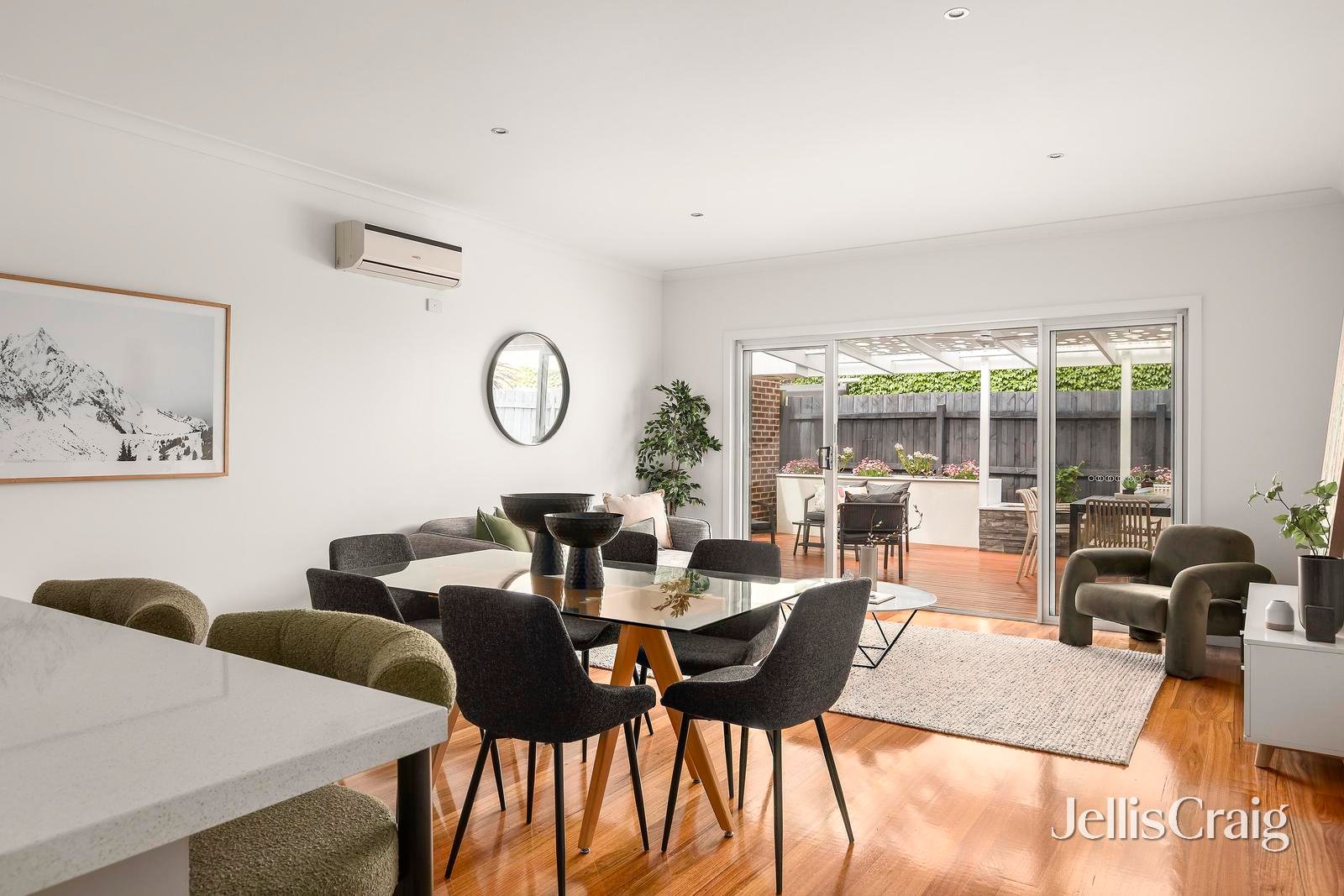 3/32 View Street, Pascoe Vale image 2