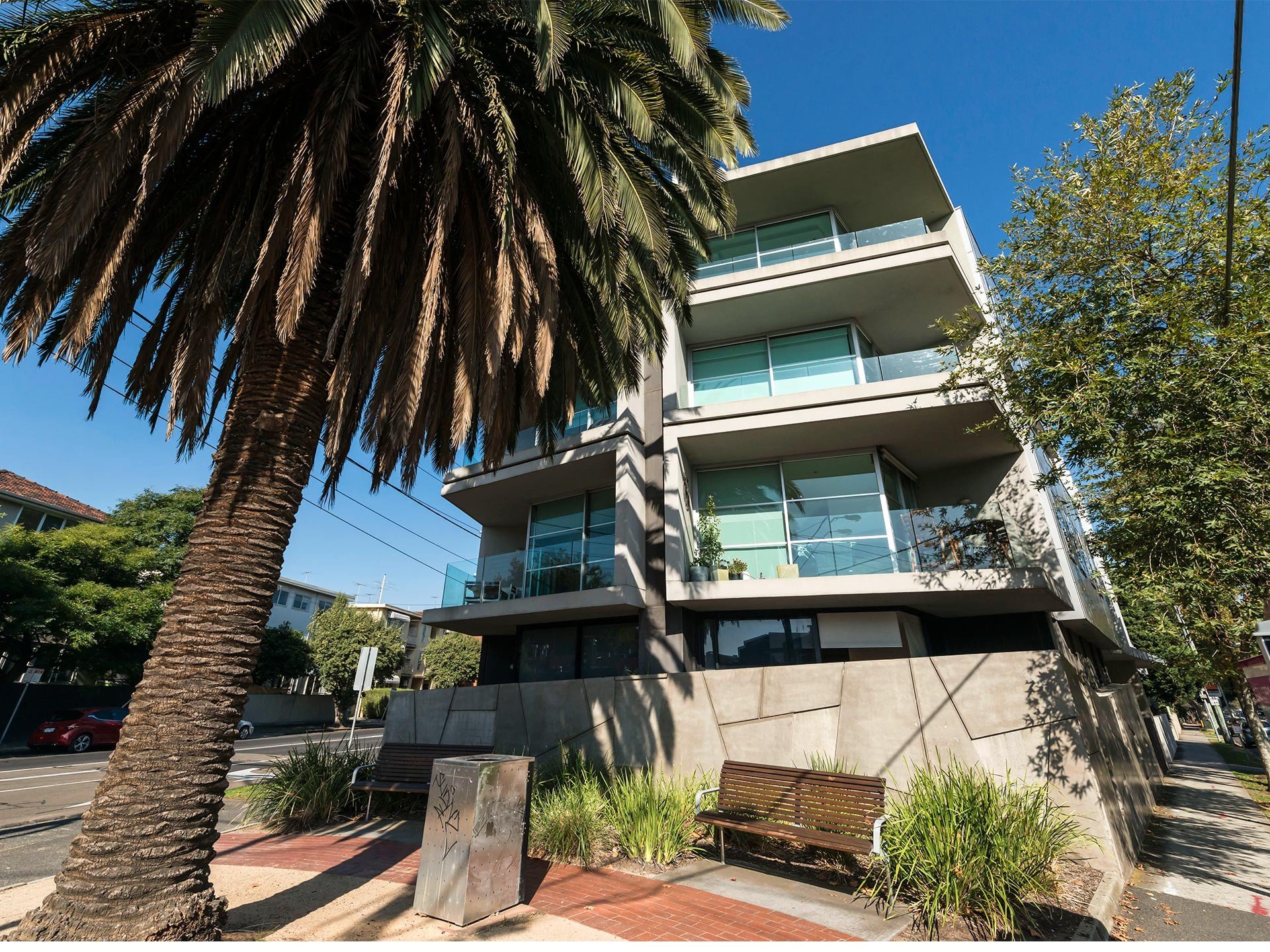 33 / 220 Barkly Street ST KILDA