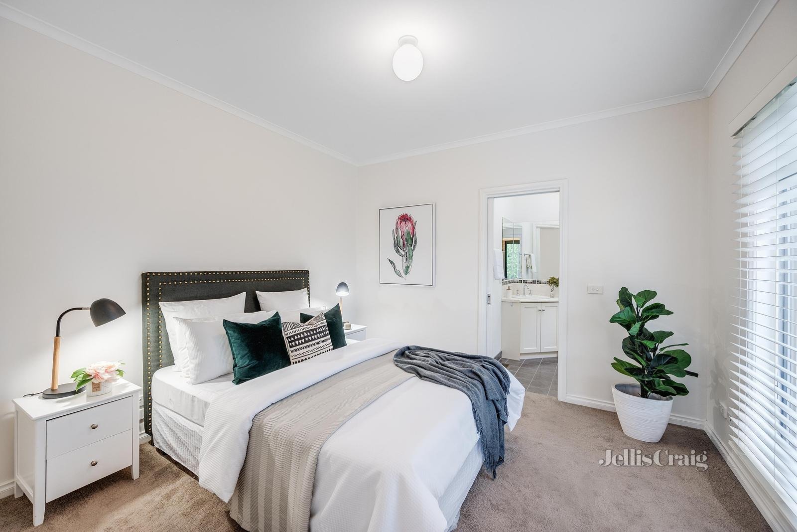 3/328 Waverley Road, Mount Waverley image 5