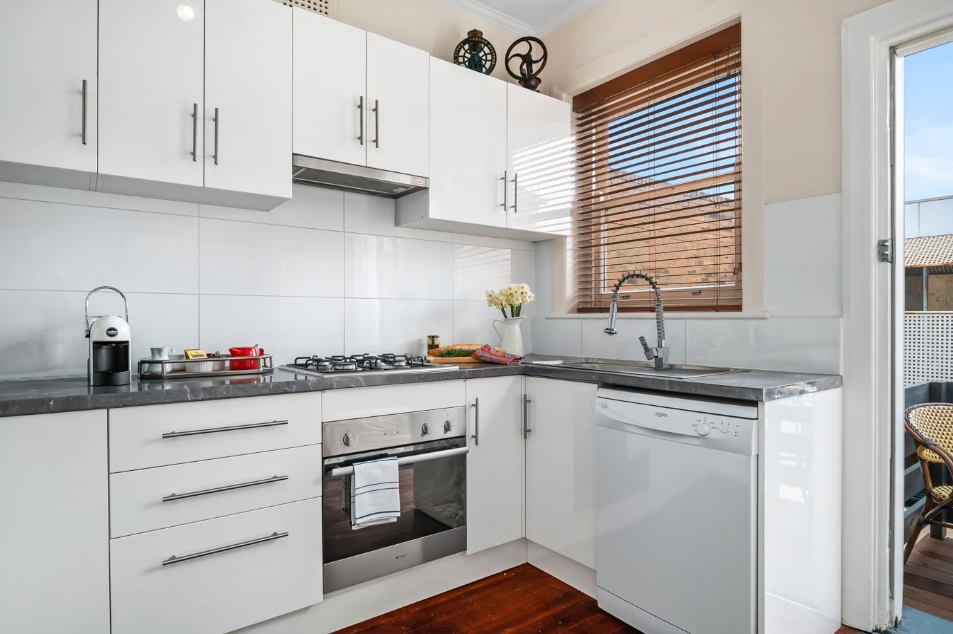 3/33 Bevan Street, Albert Park image 2