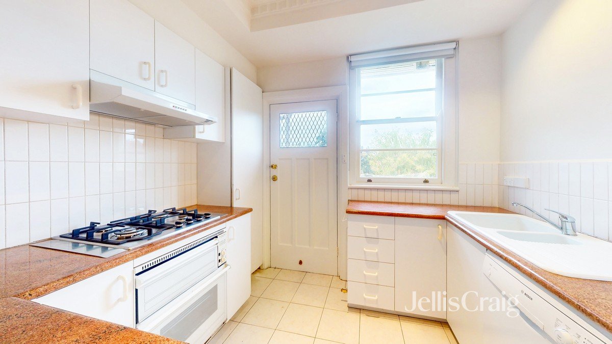 3/33 Bruce Street, Toorak image 4