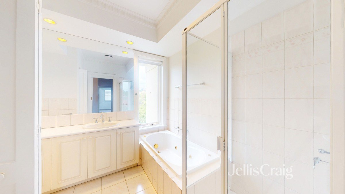 3/33 Bruce Street, Toorak image 7