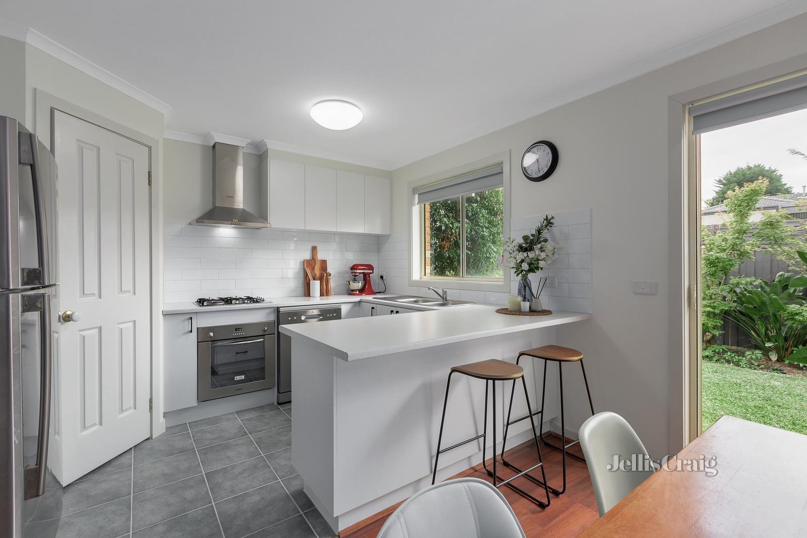 3/33 Kauri Grove, Glen Waverley image 3