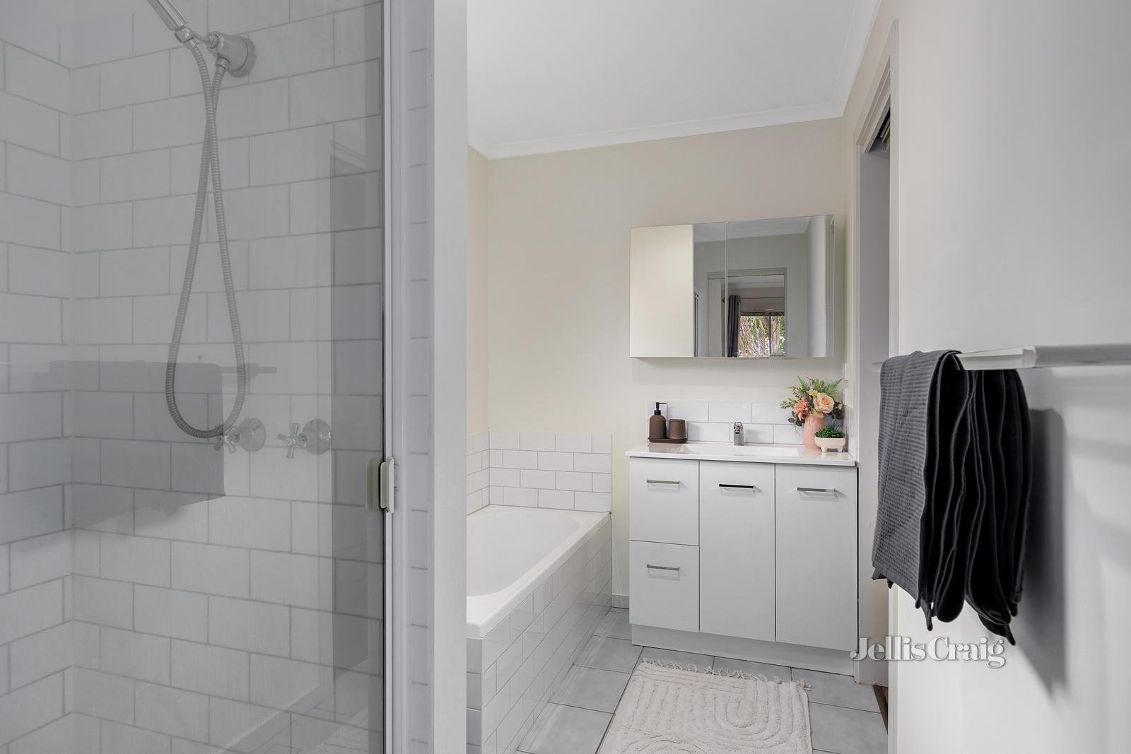 3/33 Kauri Grove, Glen Waverley image 5