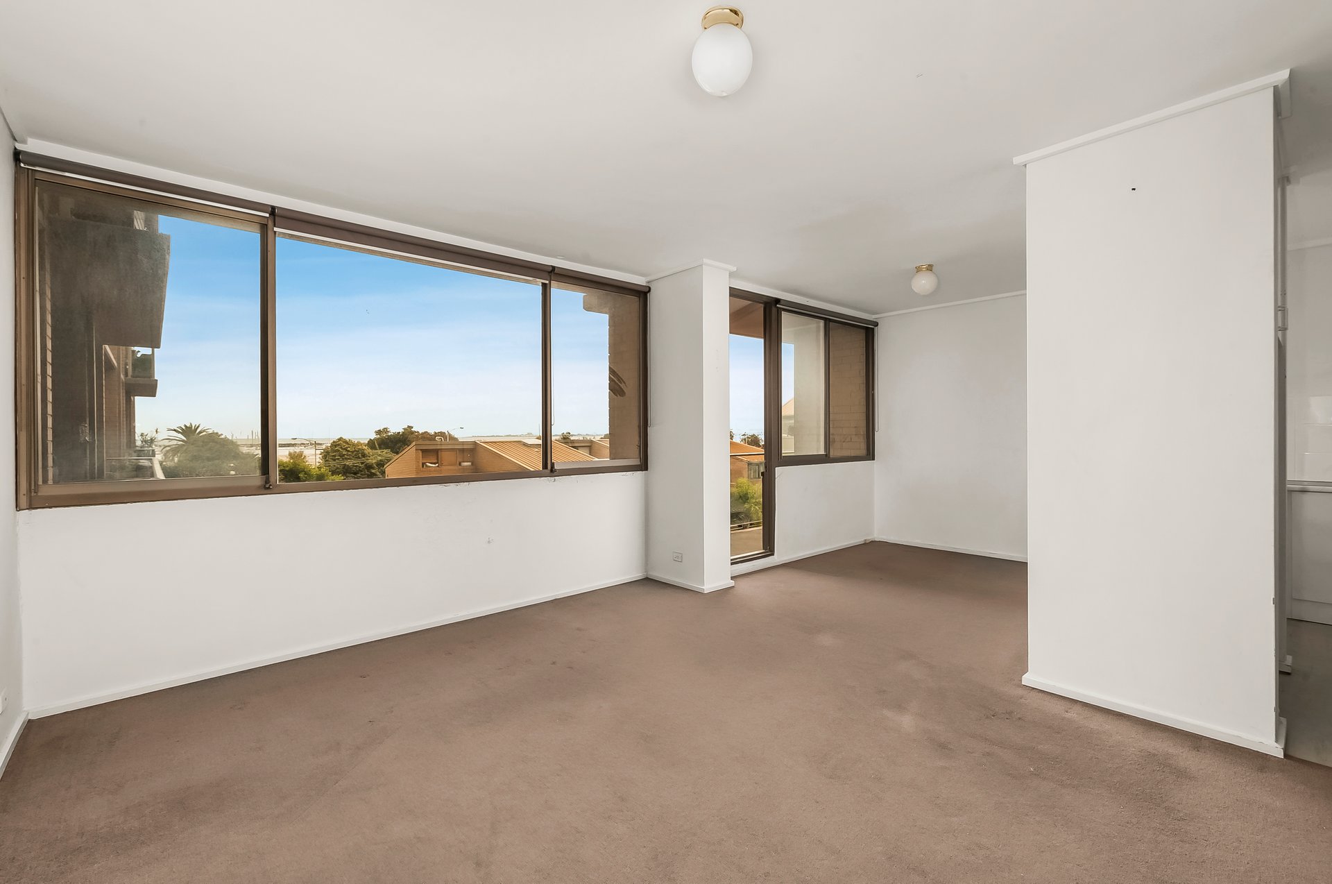 Property Gallery Thumbnail 4