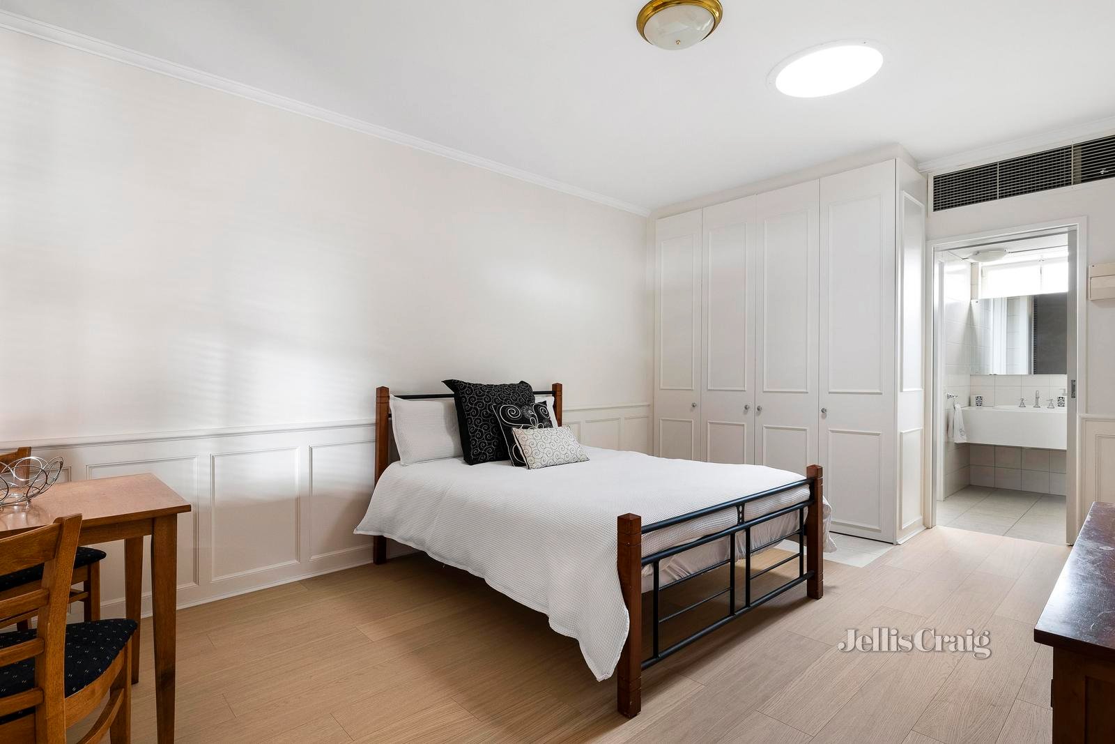 333/51 Rathdowne Street, Carlton image 4