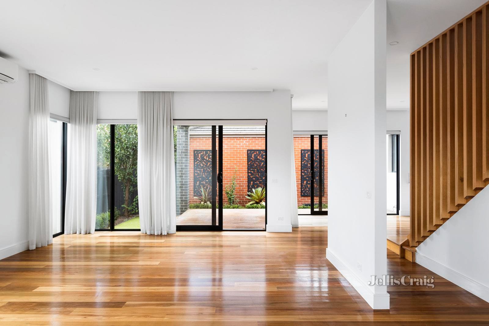 3/34 Wilfred Road, Ivanhoe East image 2