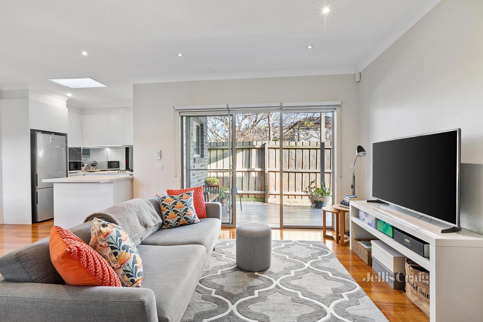 3/35 Burton Street, Chadstone image 2