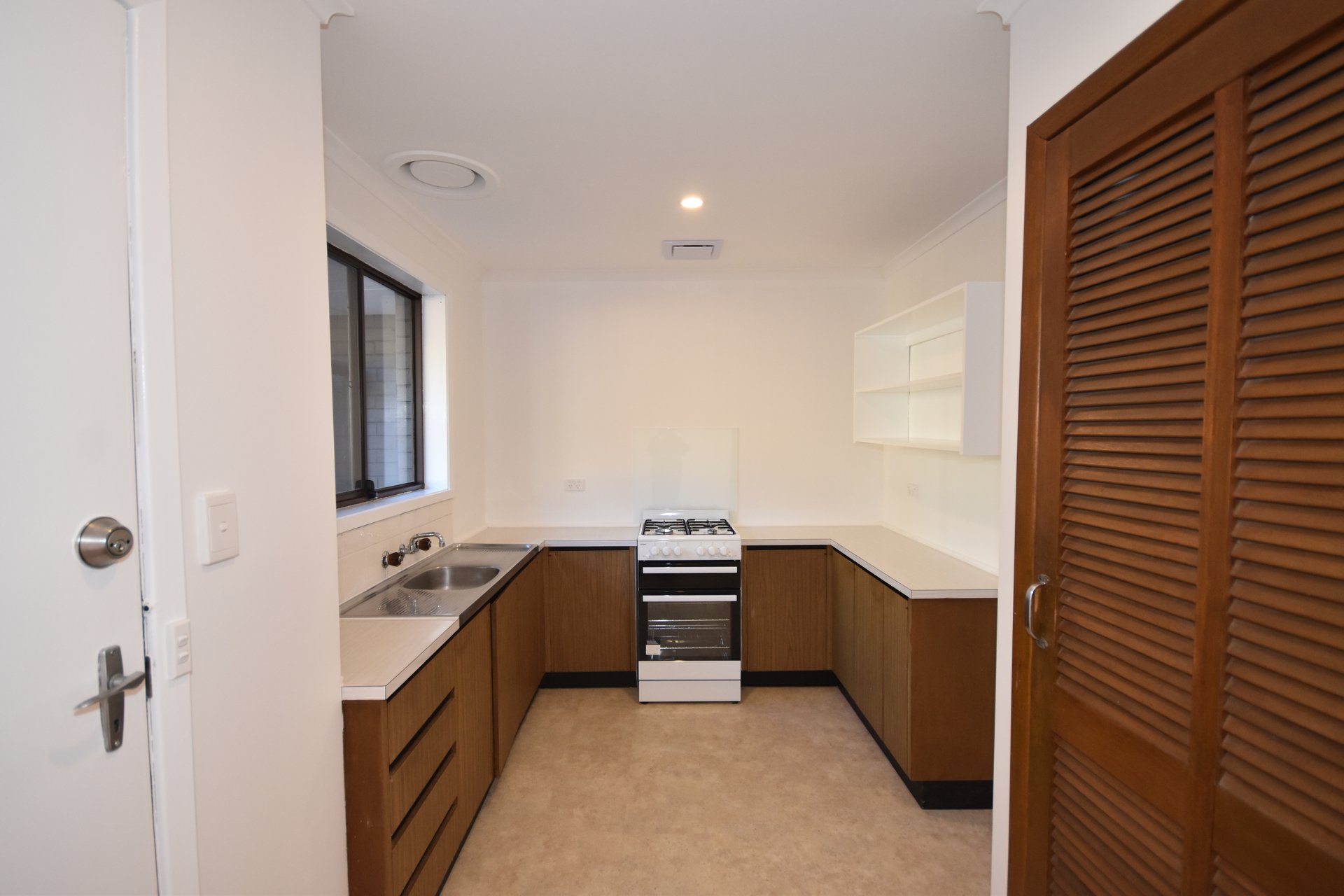 3/35 Felix Grove, Mooroolbark image 3