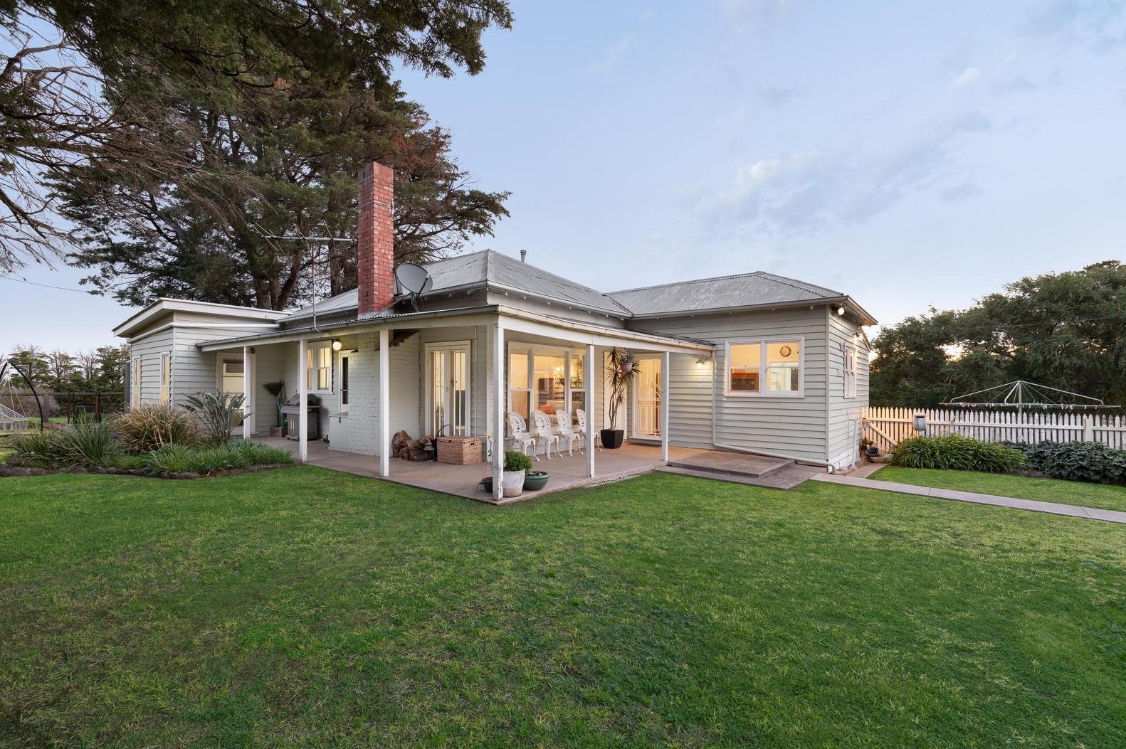 335 Grants Road, Eden Park image 2