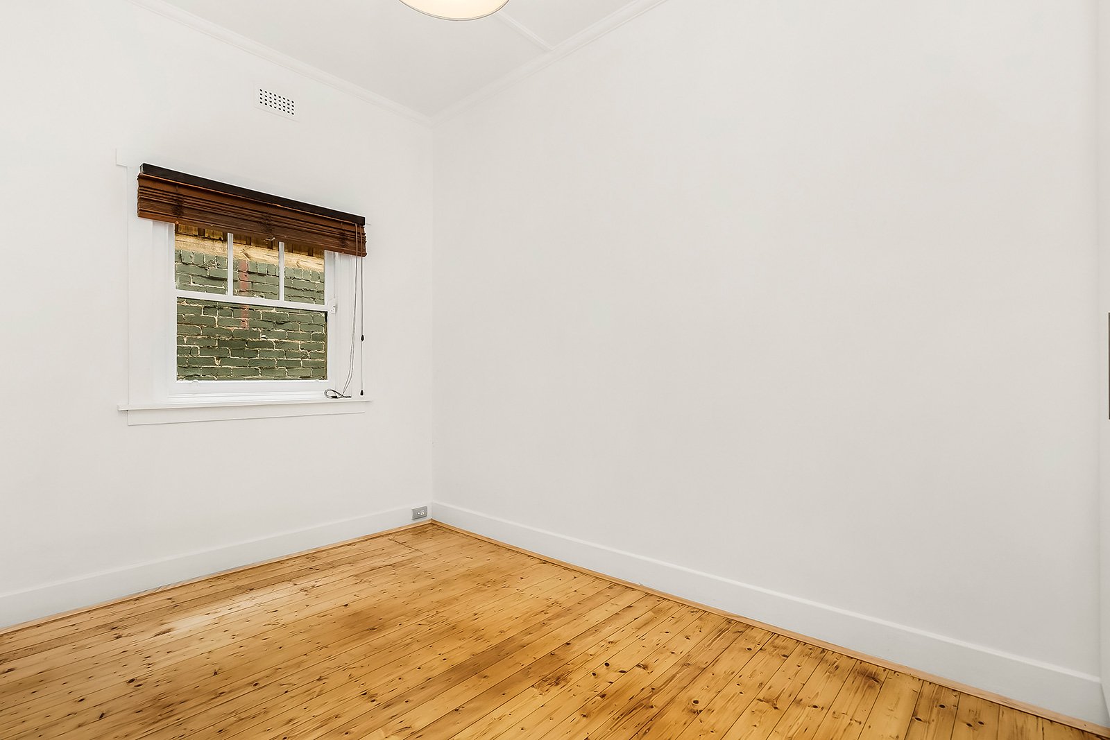 Property Gallery Thumbnail 4