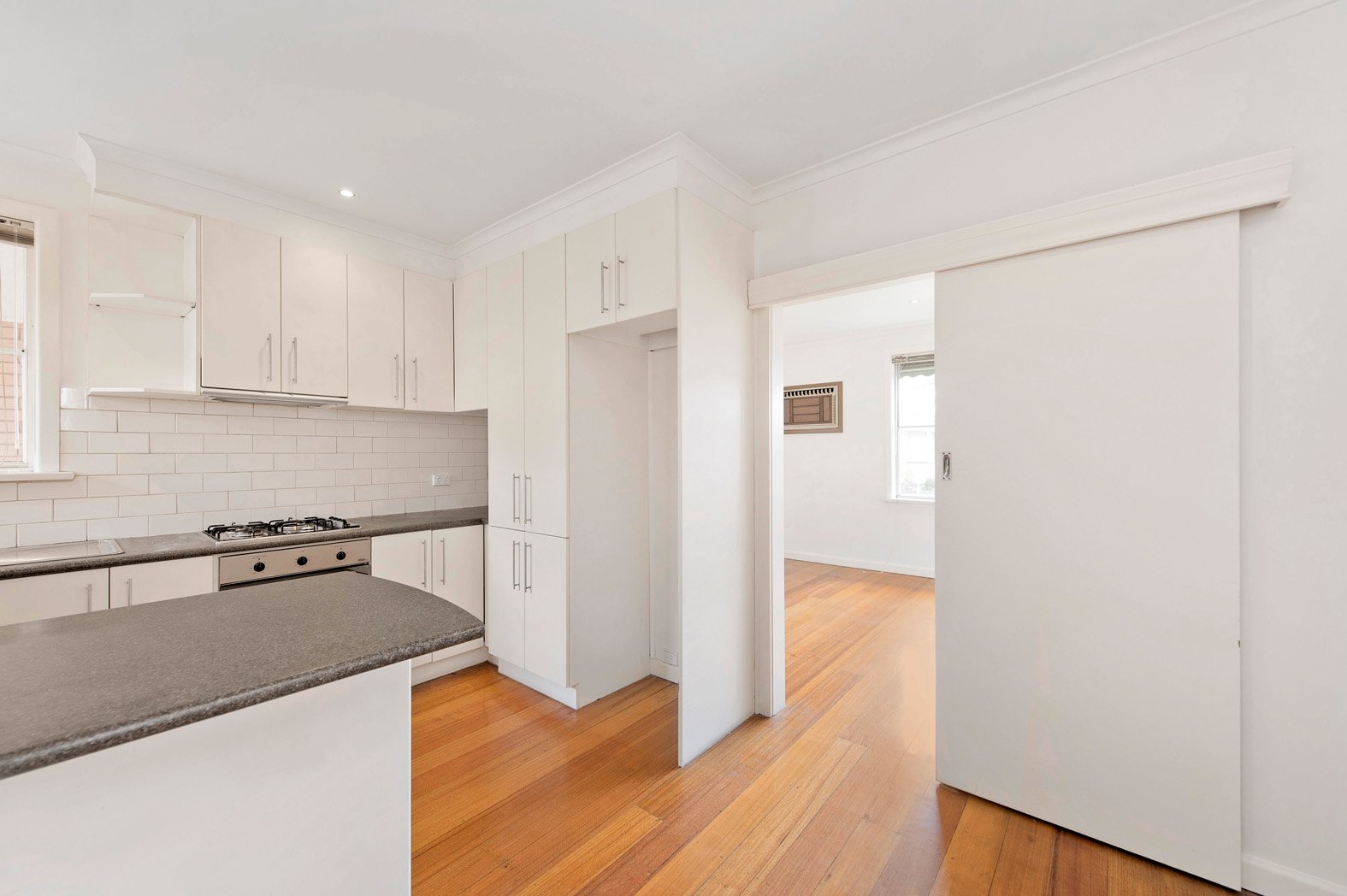 3/35 Weir Street, Balwyn image 3