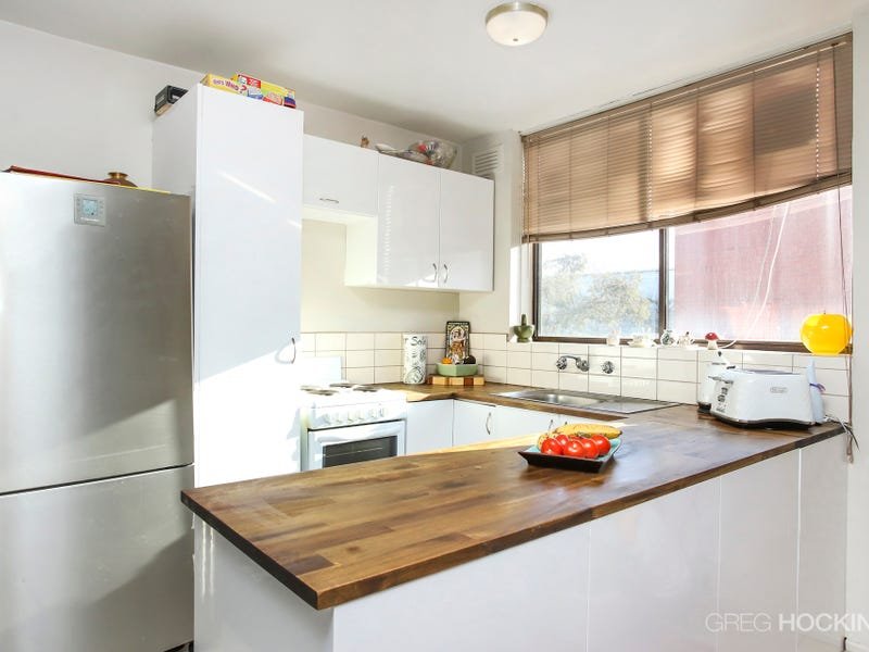 3/36 Hampton Parade, West Footscray image 3