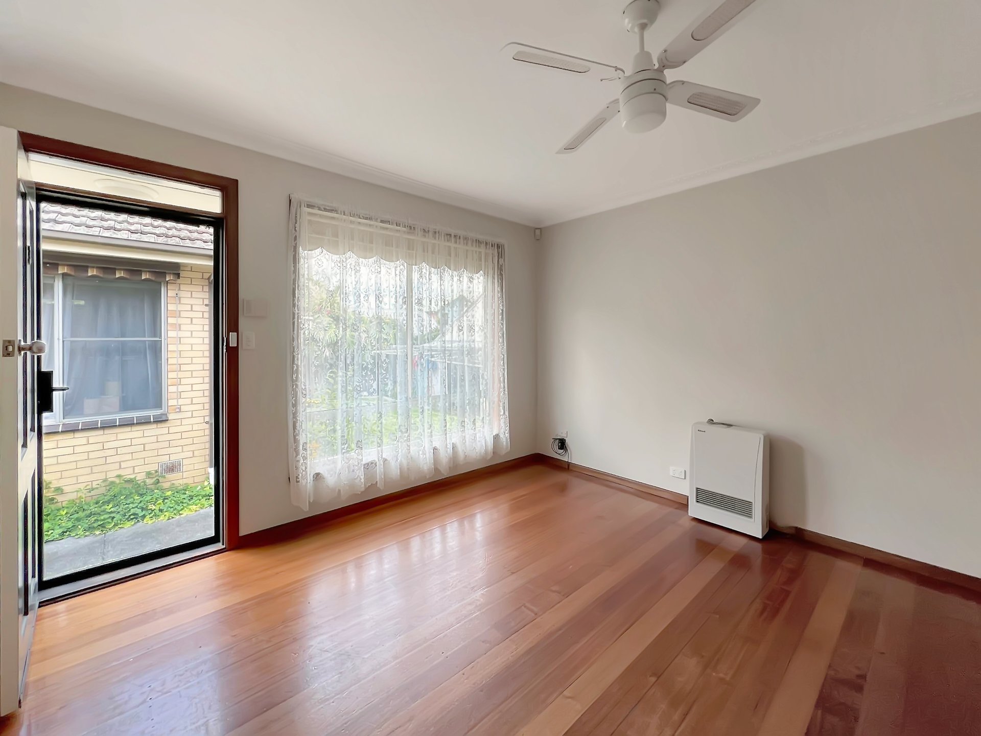 3/37-39 Clarke Street, Newtown image 3