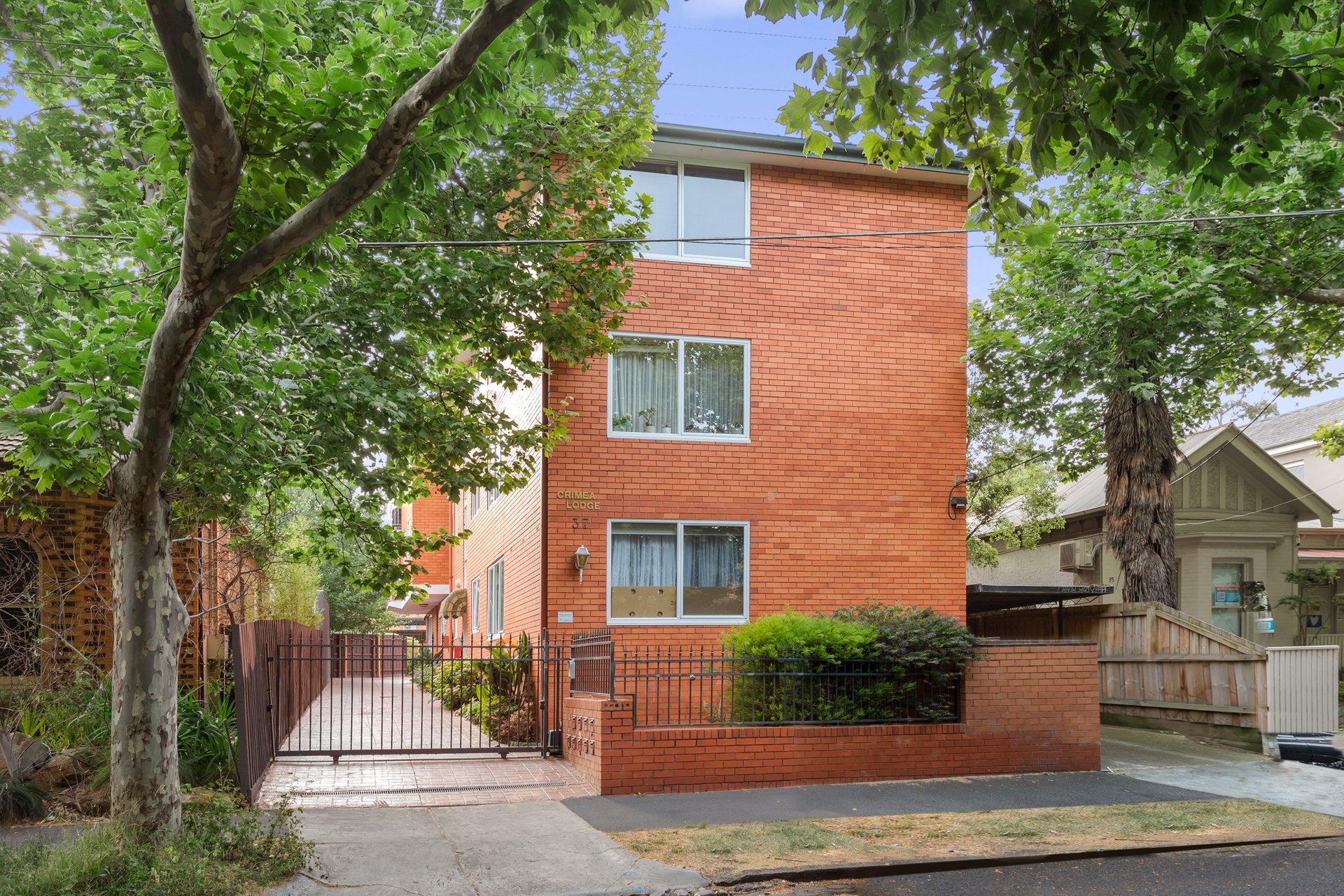 Property Gallery Thumbnail 8