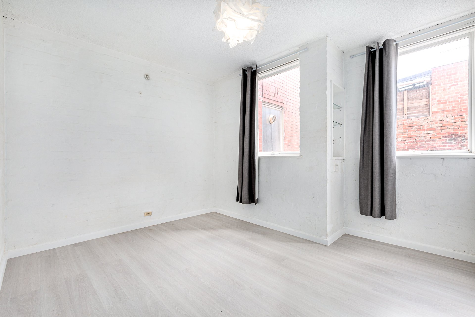 Property Gallery Thumbnail 4