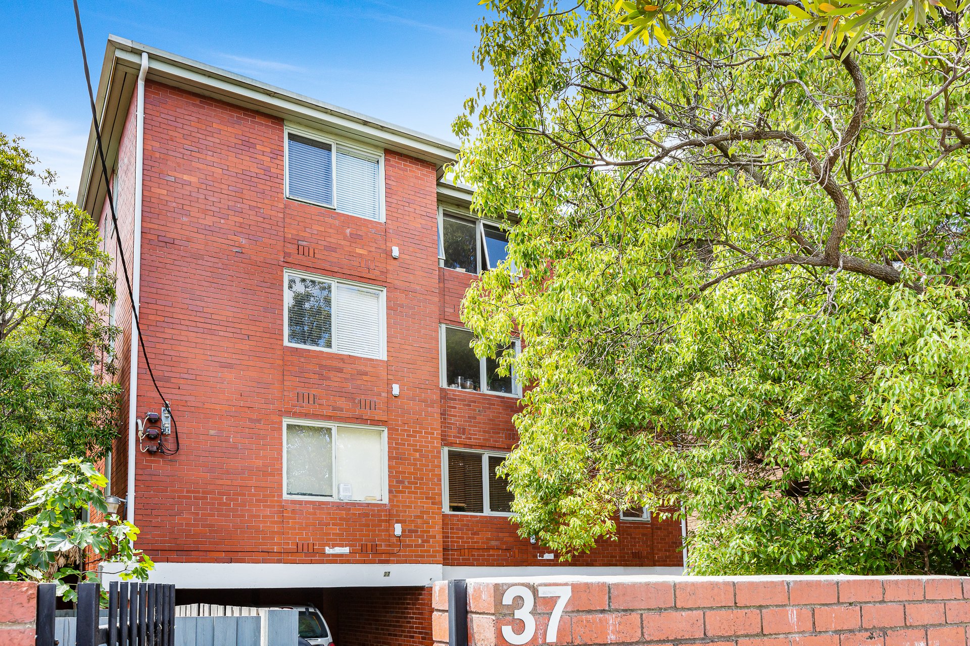Property Gallery Thumbnail 8