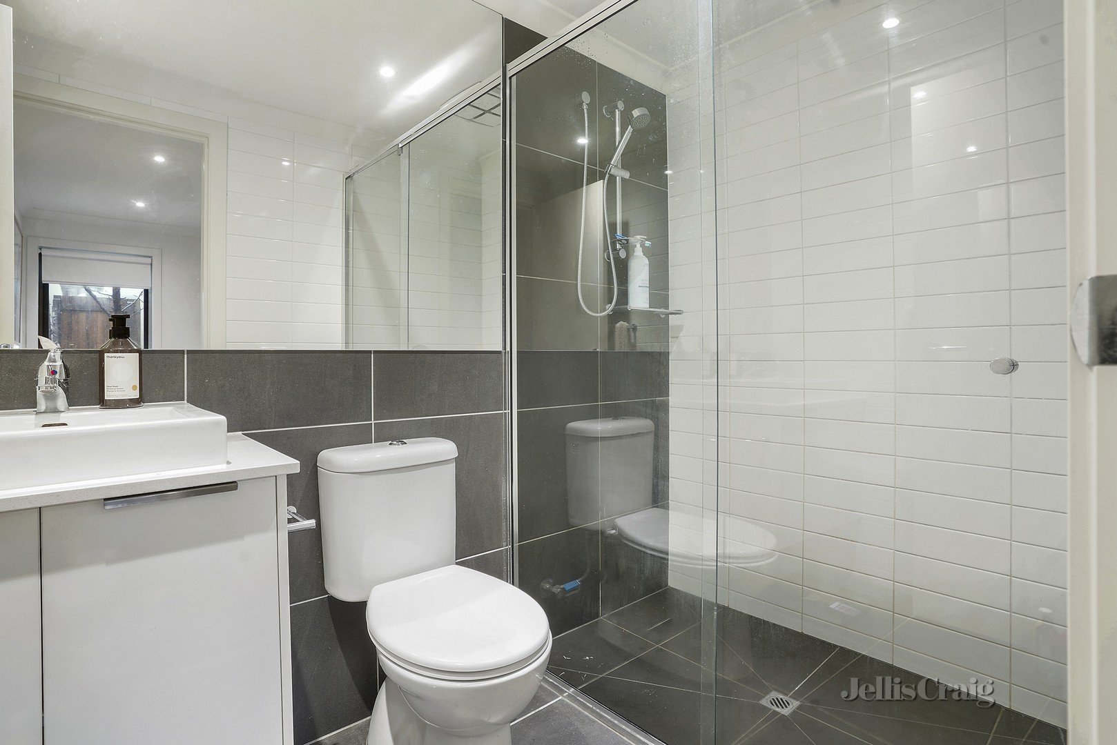 3/37 Rennison Street, Parkdale image 6