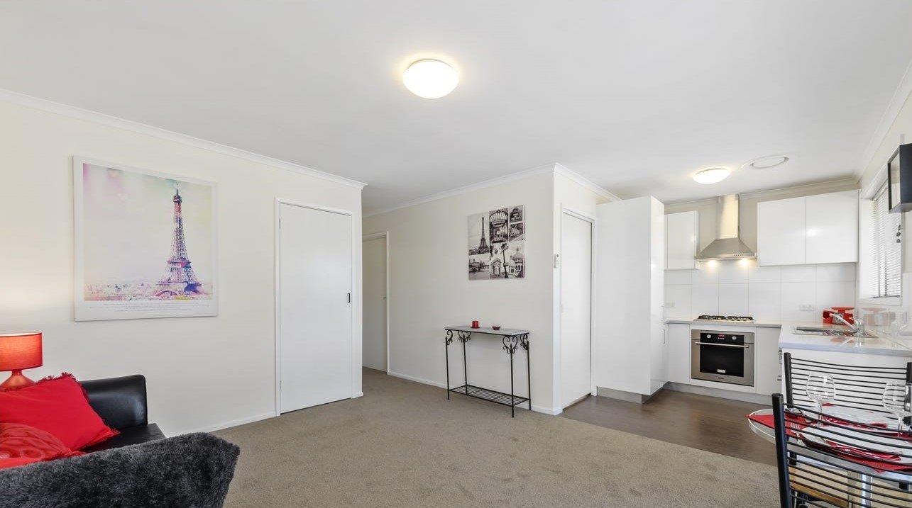 3/376 Autumn Street, Herne&nbsp;Hill image 2