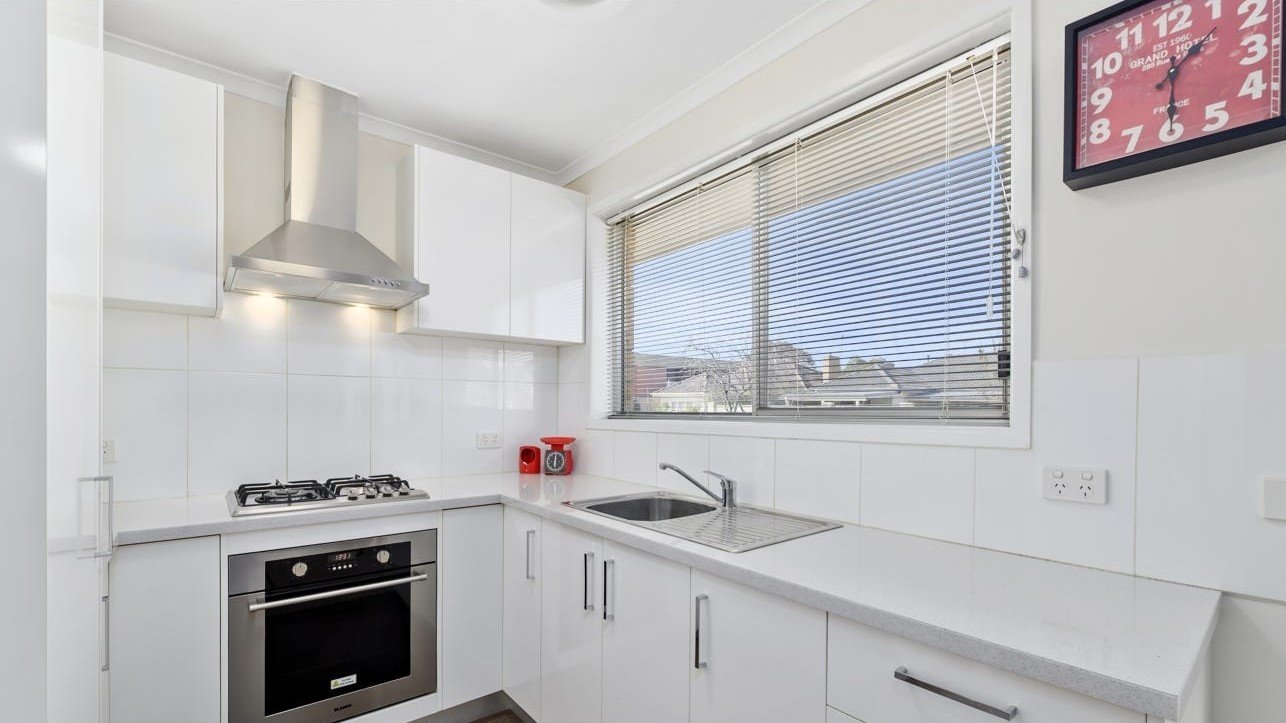 3/376 Autumn Street, Herne&nbsp;Hill image 3