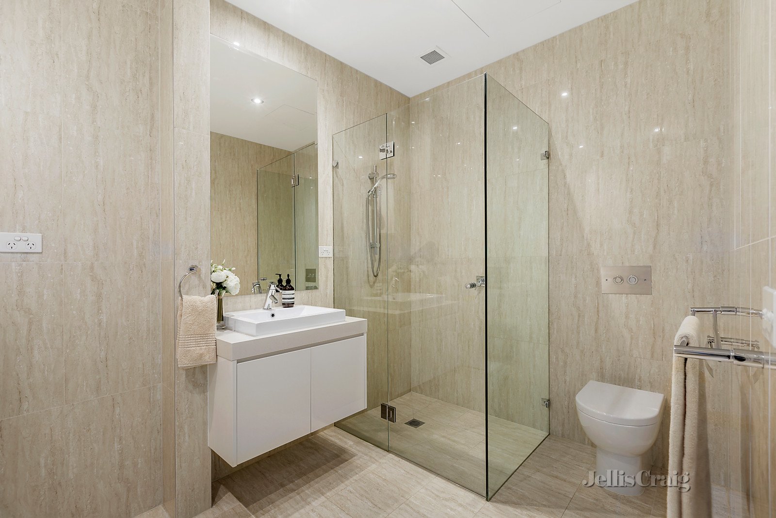 3/377 Barkers Road, Kew image 6