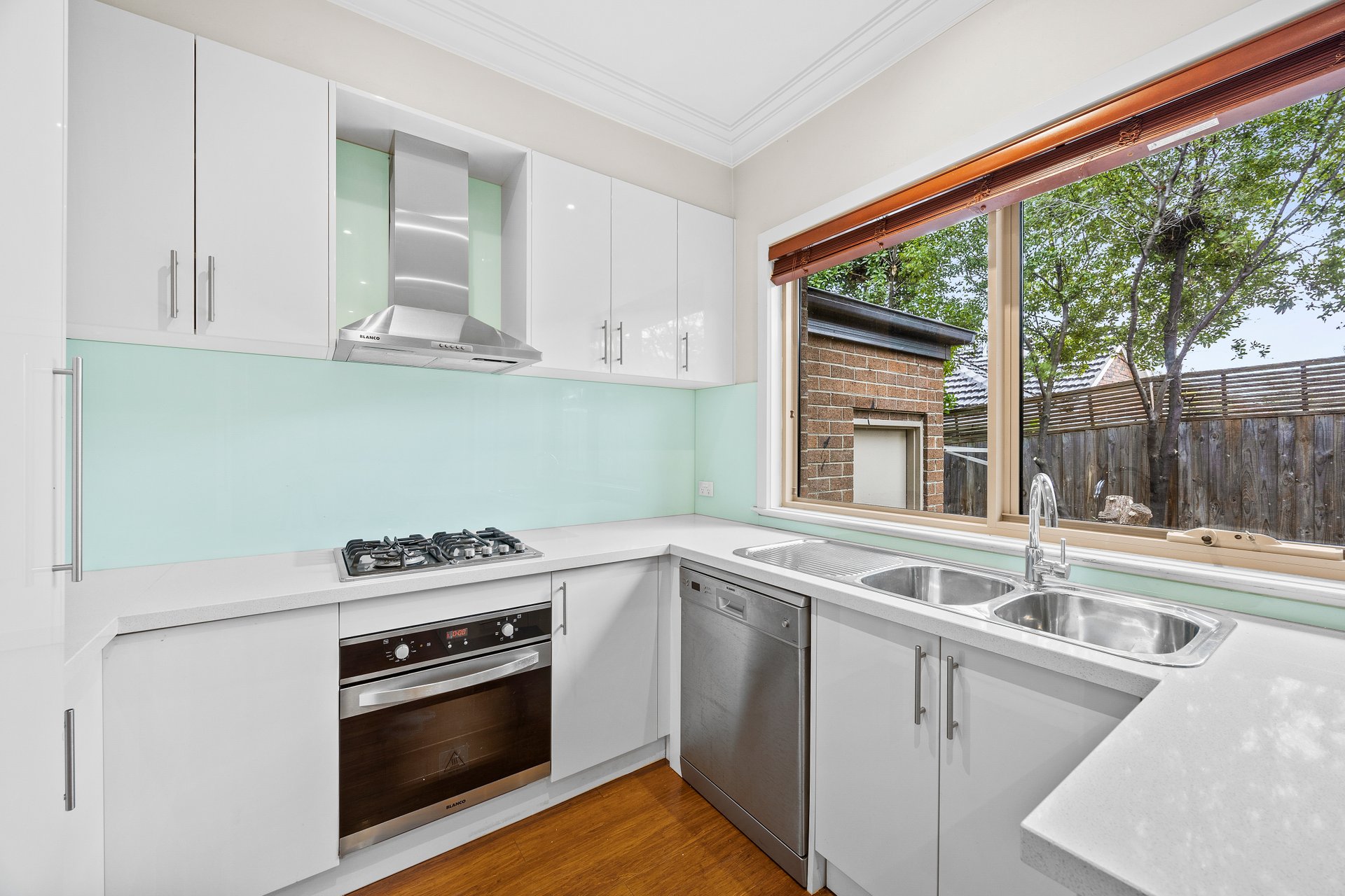 3/384 Belmore Road, Mont Albert North image 4