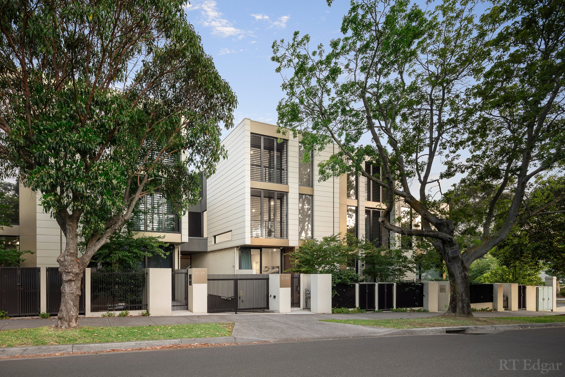 Property Gallery - Main Image