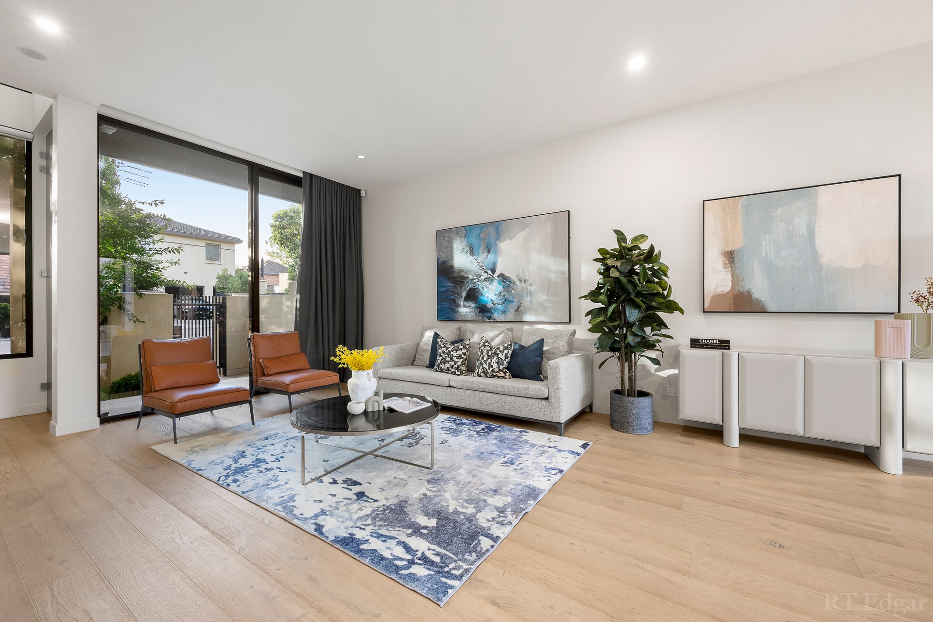 Property Gallery Thumbnail 3