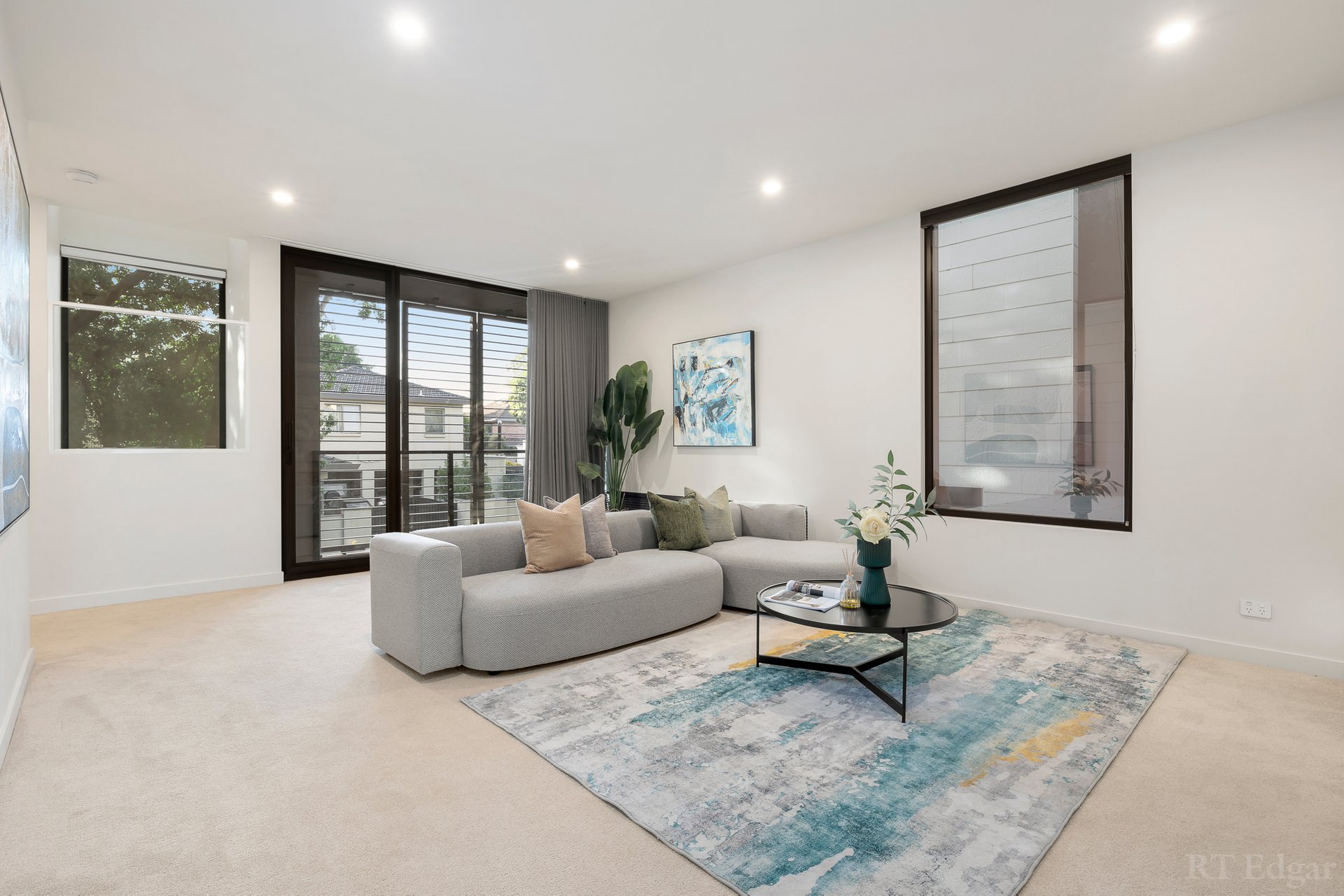 Property Gallery Thumbnail 6