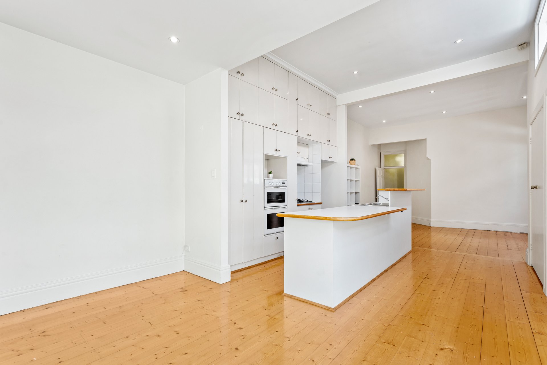 Property Gallery Thumbnail 4
