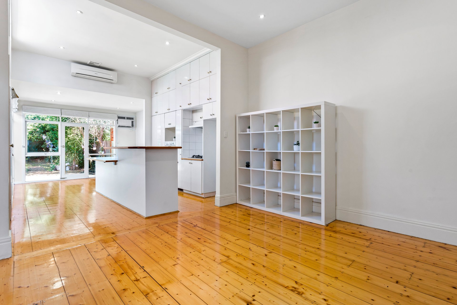 Property Gallery Thumbnail 3