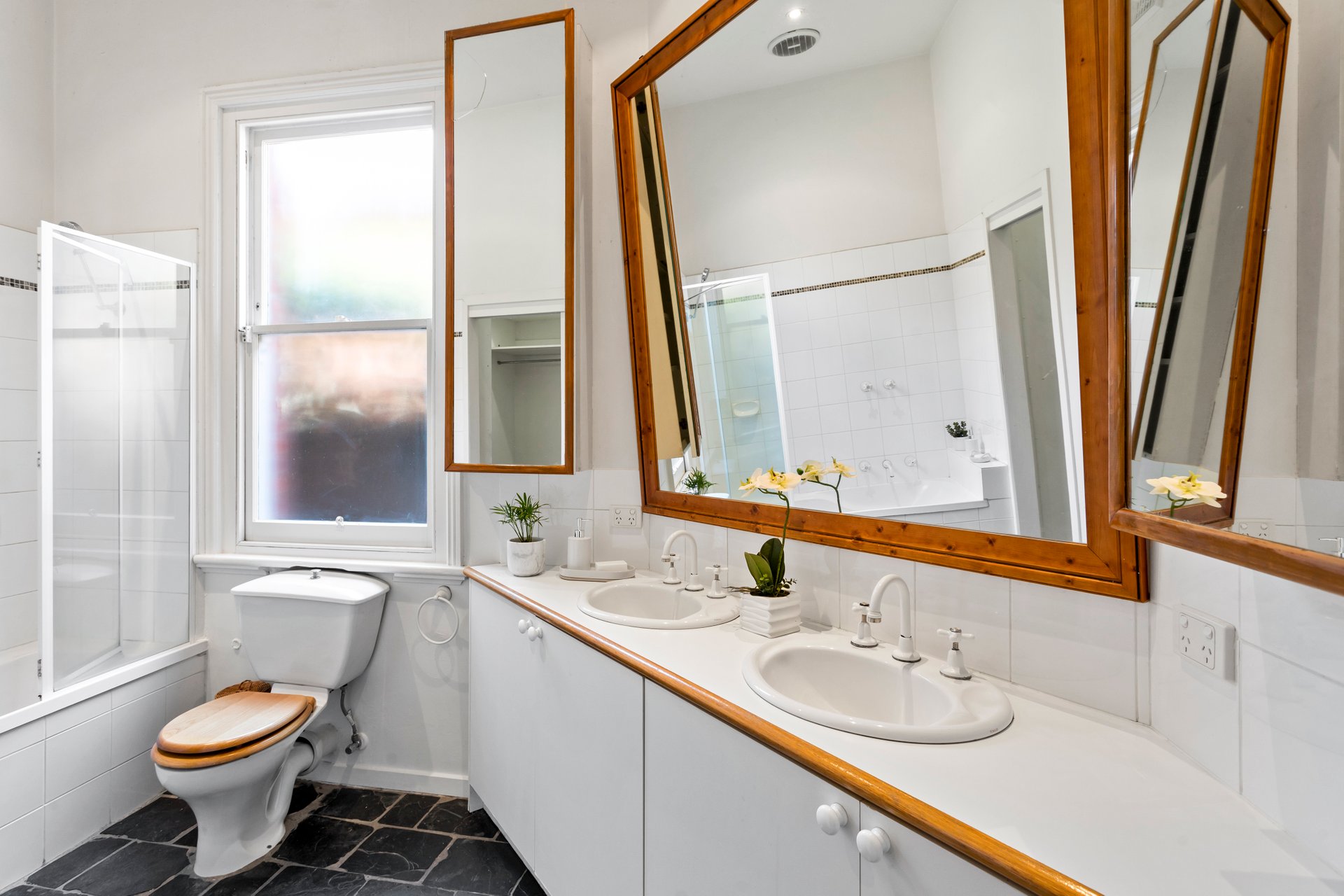 Property Gallery Thumbnail 7