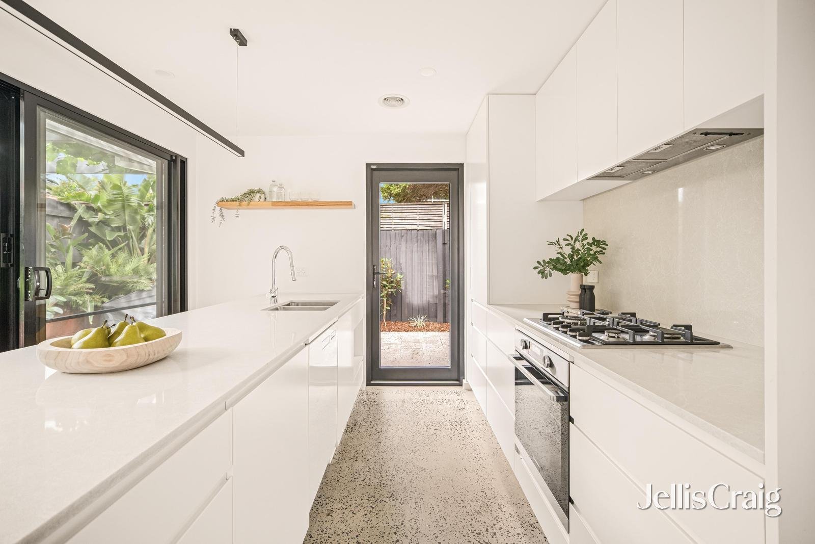 3/39 Plummer Road, Mentone image 4