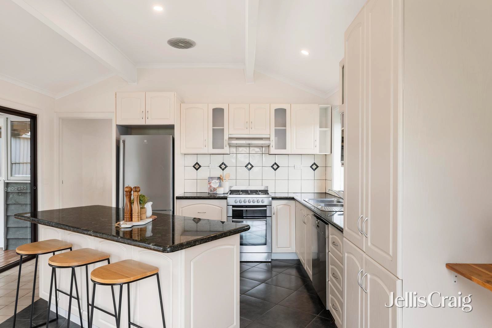 339 Warburton Highway, Wandin North image 3