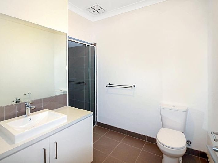 3/396 Autumn Street, Herne Hill image 6