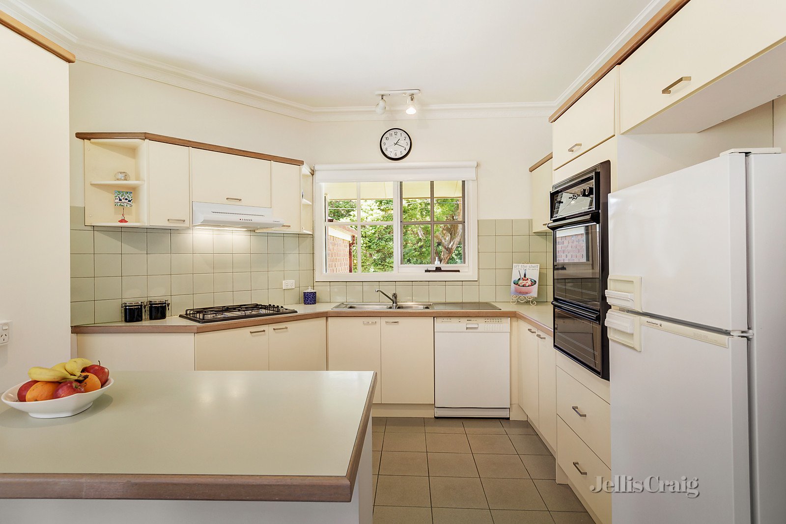 33a Kingsley Crescent, Mont Albert image 4