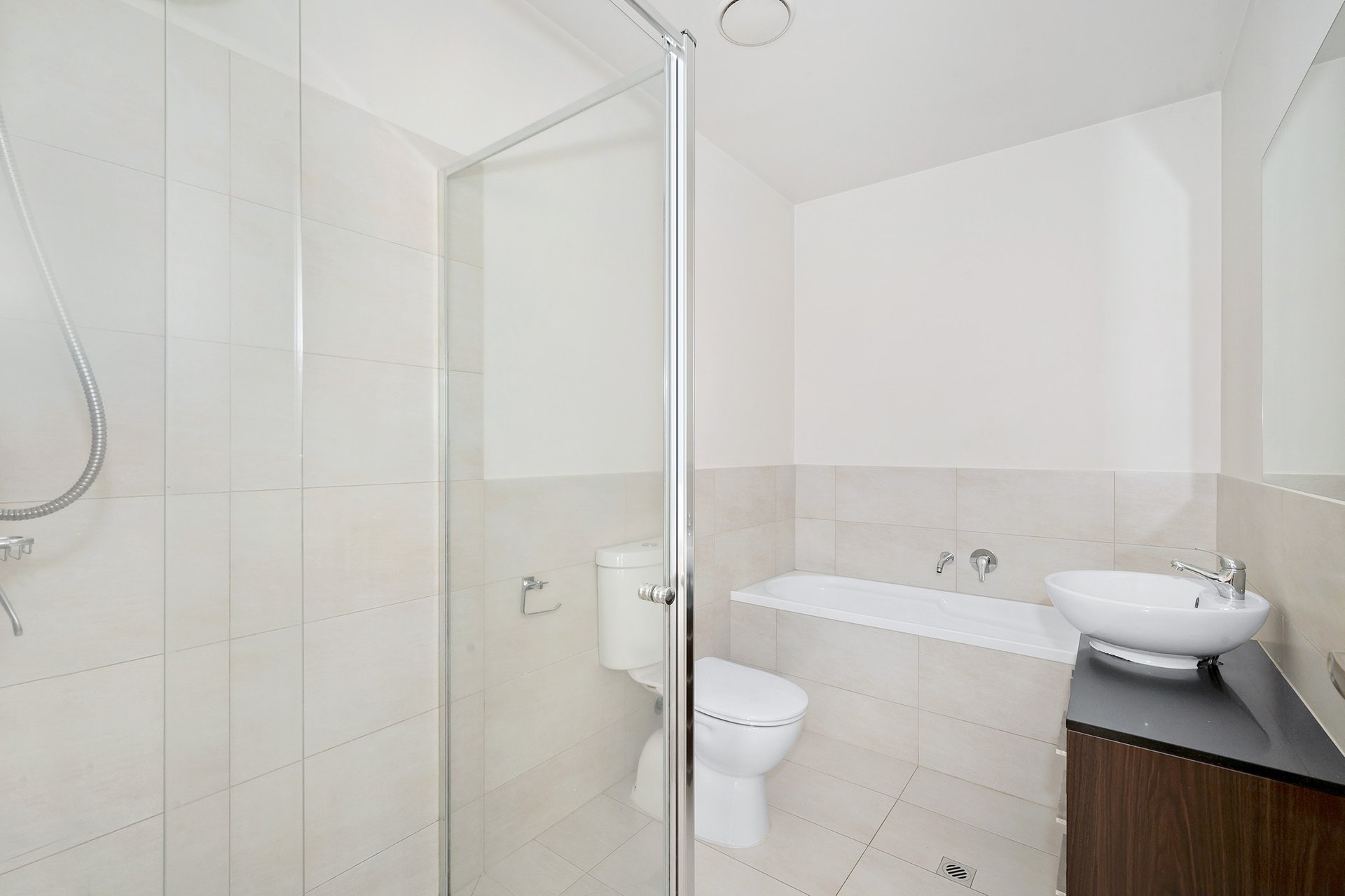 Property Gallery Thumbnail 6