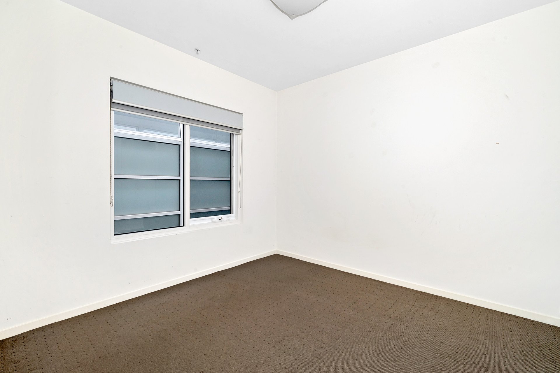 Property Gallery Thumbnail 7