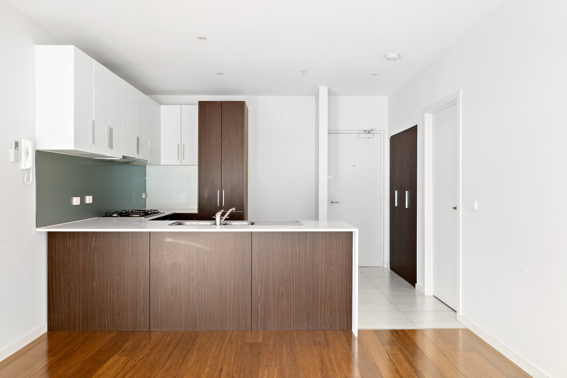 Property Gallery Thumbnail 8