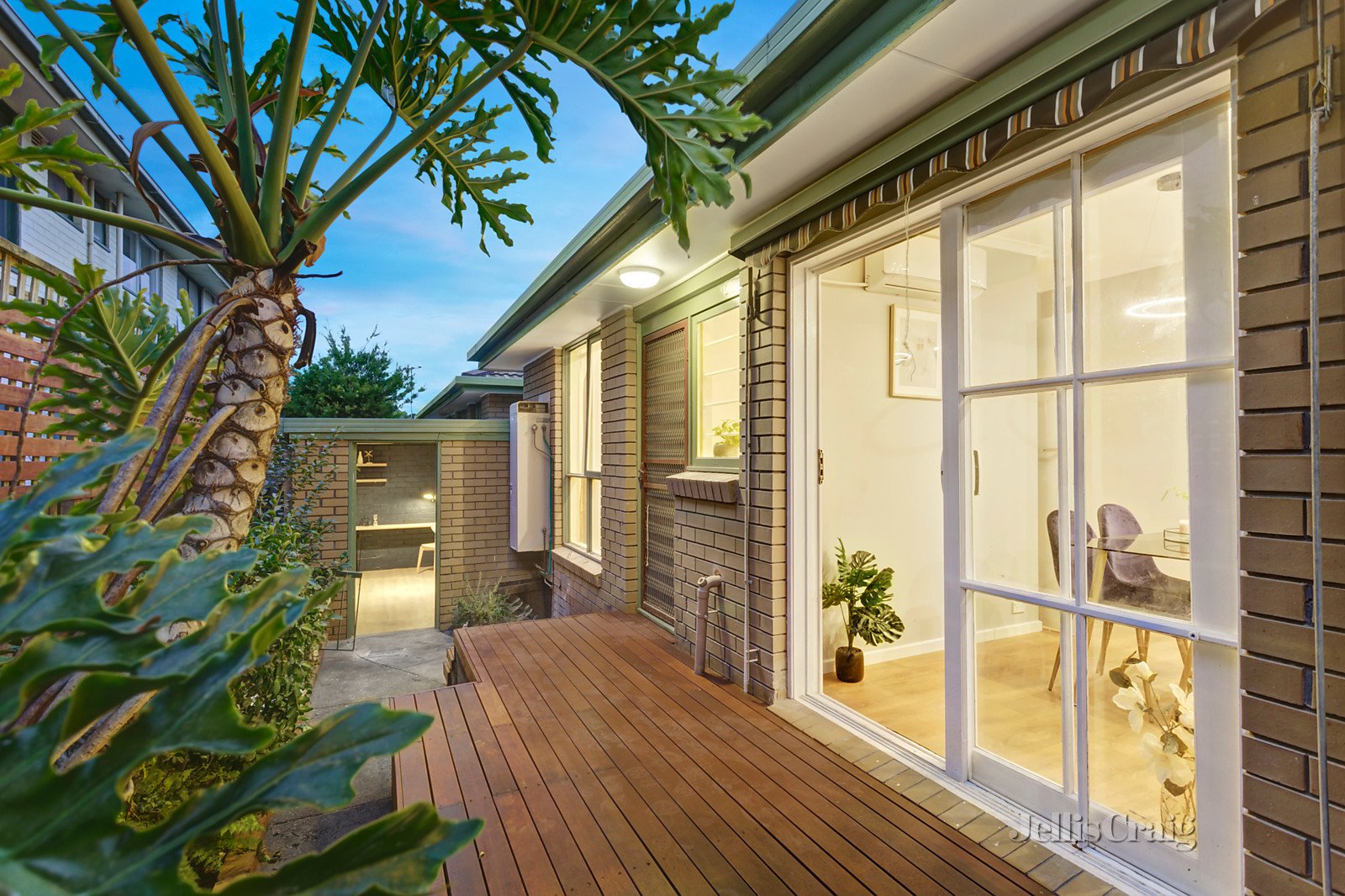 3/4-6 St Huberts Road, Carnegie image 2